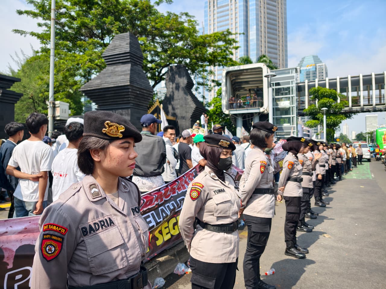 Polwan Polda Metro Jaya Diterjunkan Layani Aksi Tani Merdeka, Penyampaian Aspirasi Berjalan Tertib
