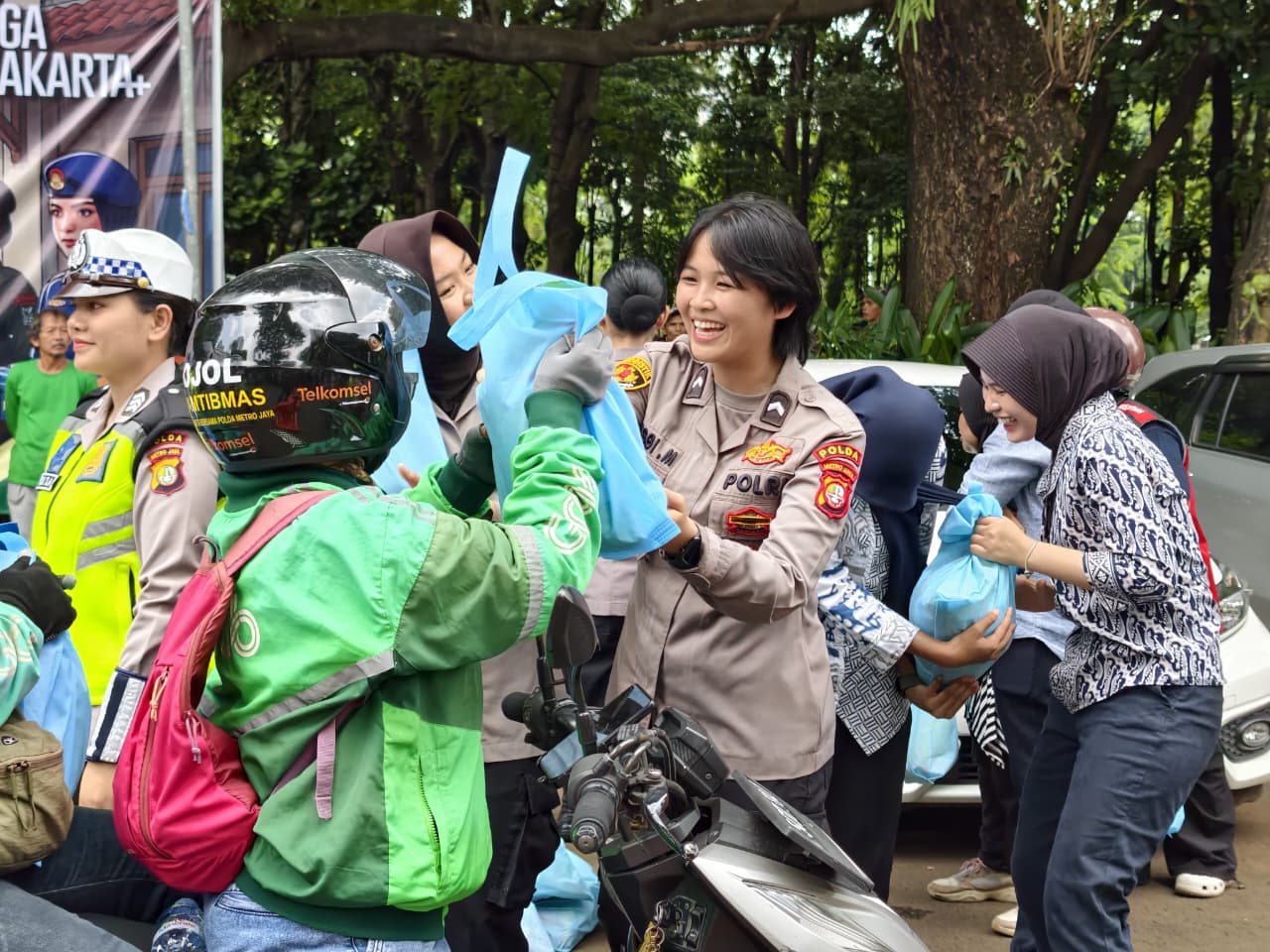Jum’at Peduli Kartini Polda Metro Jaya, Wujud Kepedulian untuk Ojol Perempuan