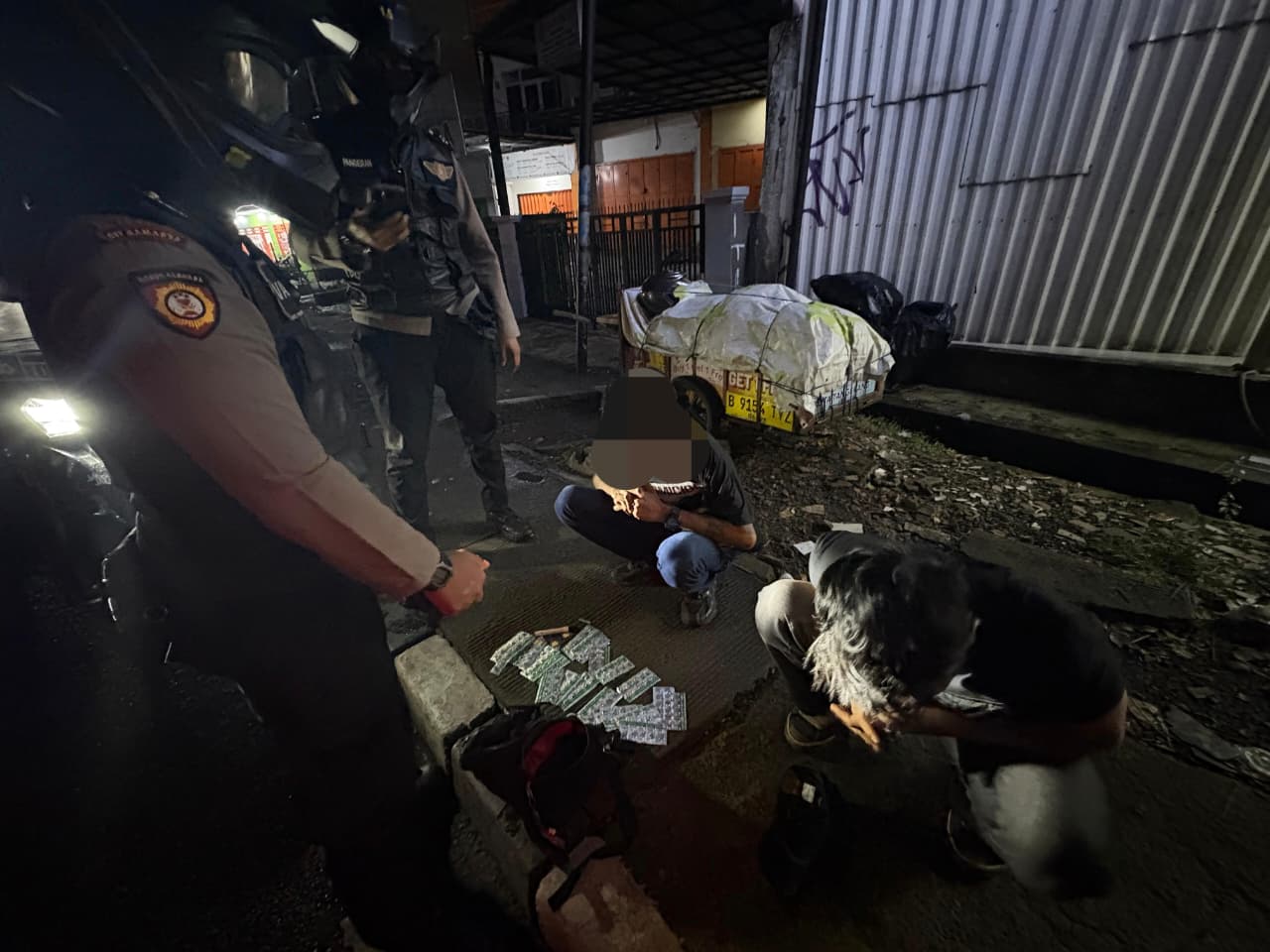 Gerak-gerik Mencurigakan, Dua Pengendara Diamankan Tim Patroli Presisi Dengan Ratusan Pil Terlarang
