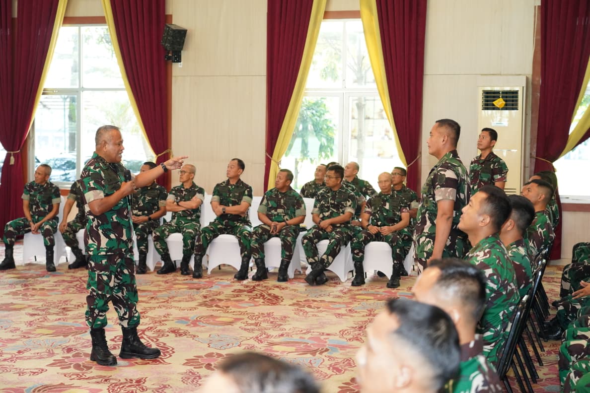 Tekankan Kepemimpinan Humanis, Wakasad: Komandan Harus Dekat dengan Prajurit