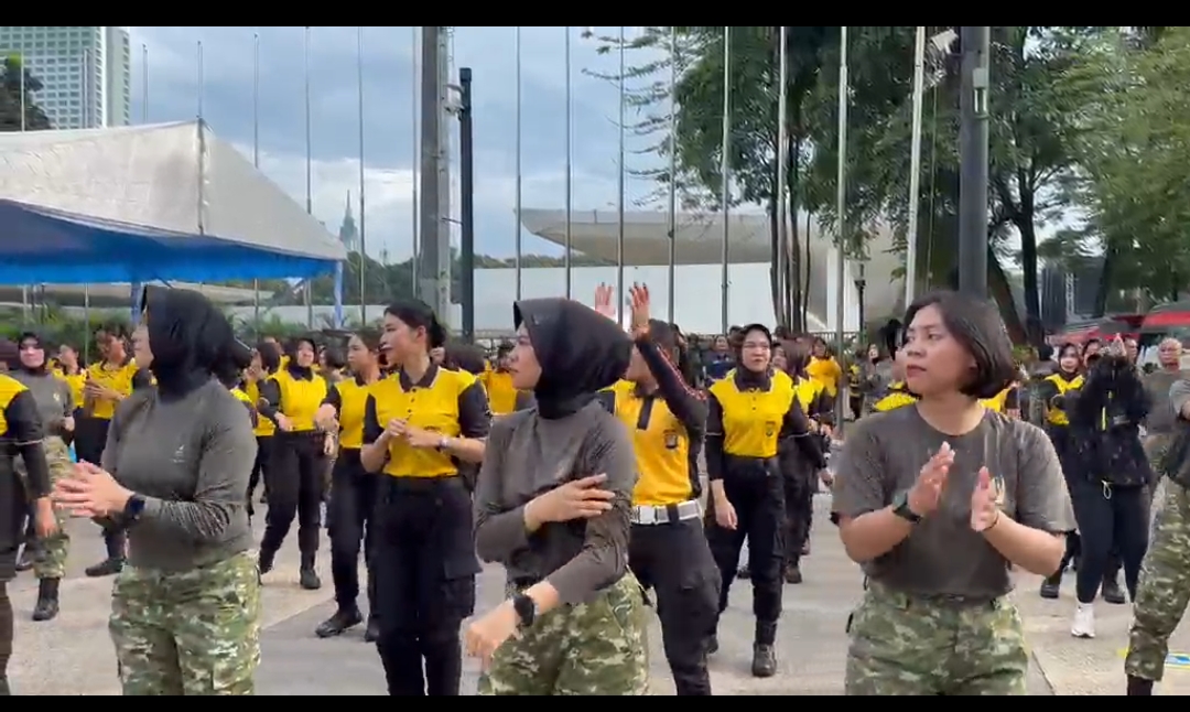 Srikandi Penjaga Negeri, Polwan dan Kowad Perkuat Sinergi Lewat Olahraga Bersama Jelang May Day 2026