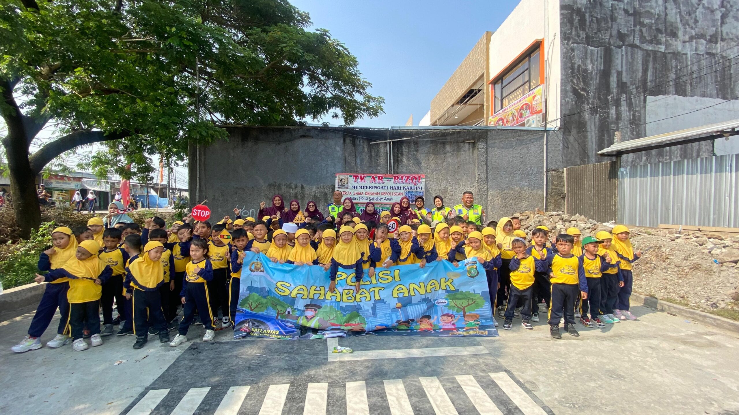 Polisi Datang ke Sekolah, Anak TK Di Sepatan Belajar Tertib Lalu Lintas Dengan Ceria