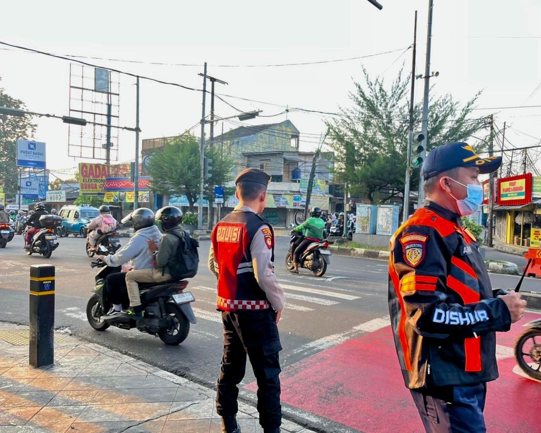 Pastikan Kelancaran Arus Balik Akhir Pekan, Detasemen Perintis Baharkam Polri Siaga di Titik Rawan Kemacetan