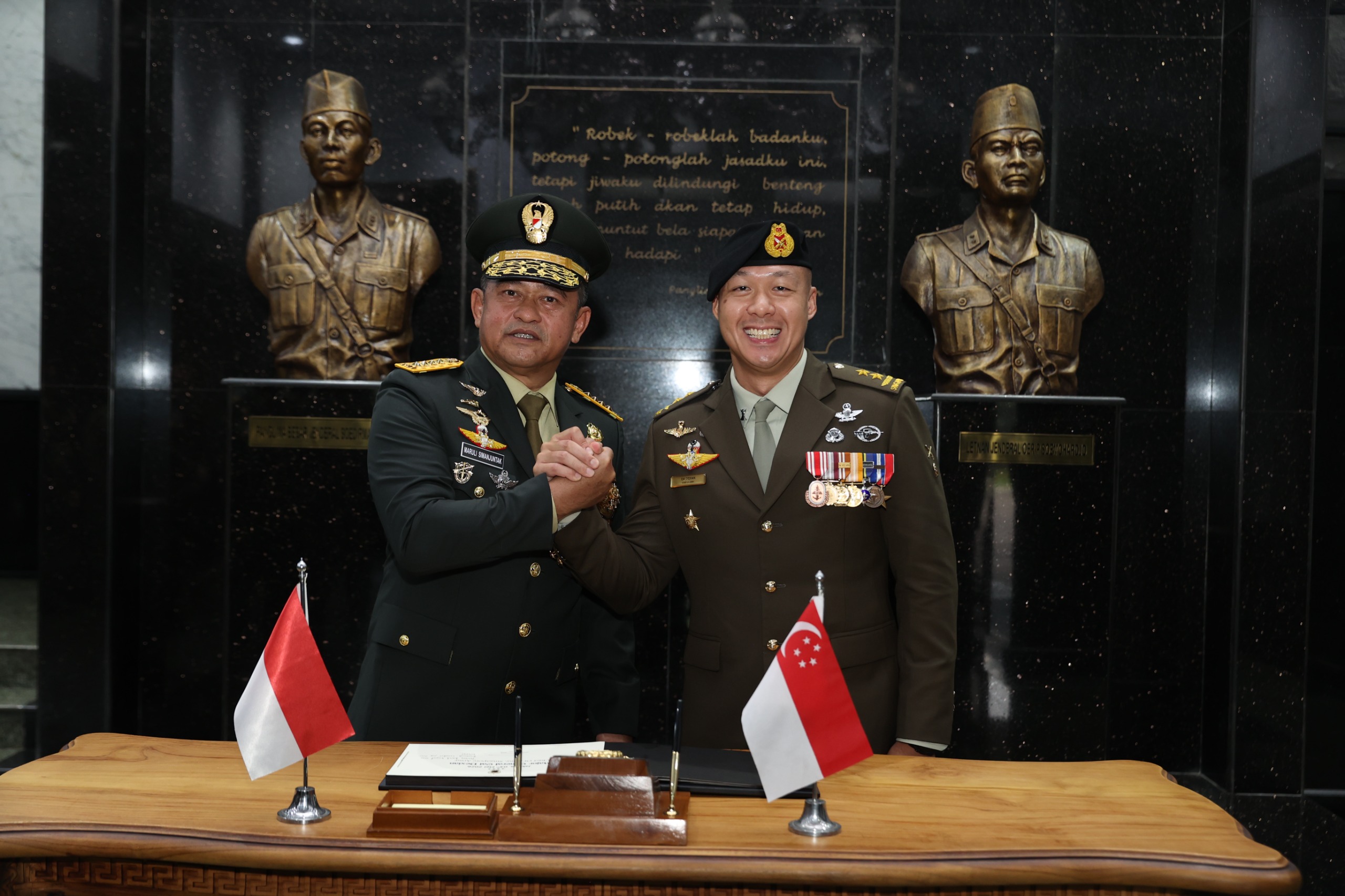 Perkuat Stabilitas Kawasan, Kasad TNI AD Terima Kunjungan Kasad Singapura