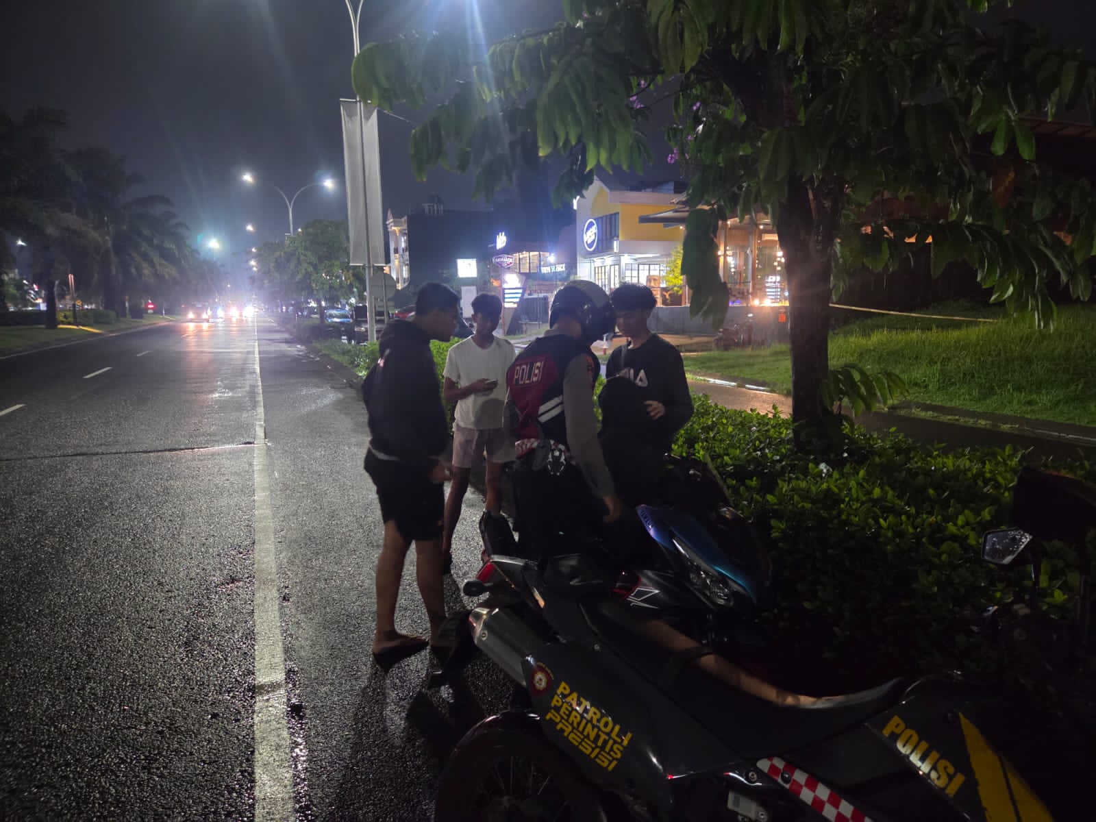 Cegah Kriminalitas Malam Hari, Samapta Polri Intensifkan Patroli Roda Dua di Kawasan Kota Wisata