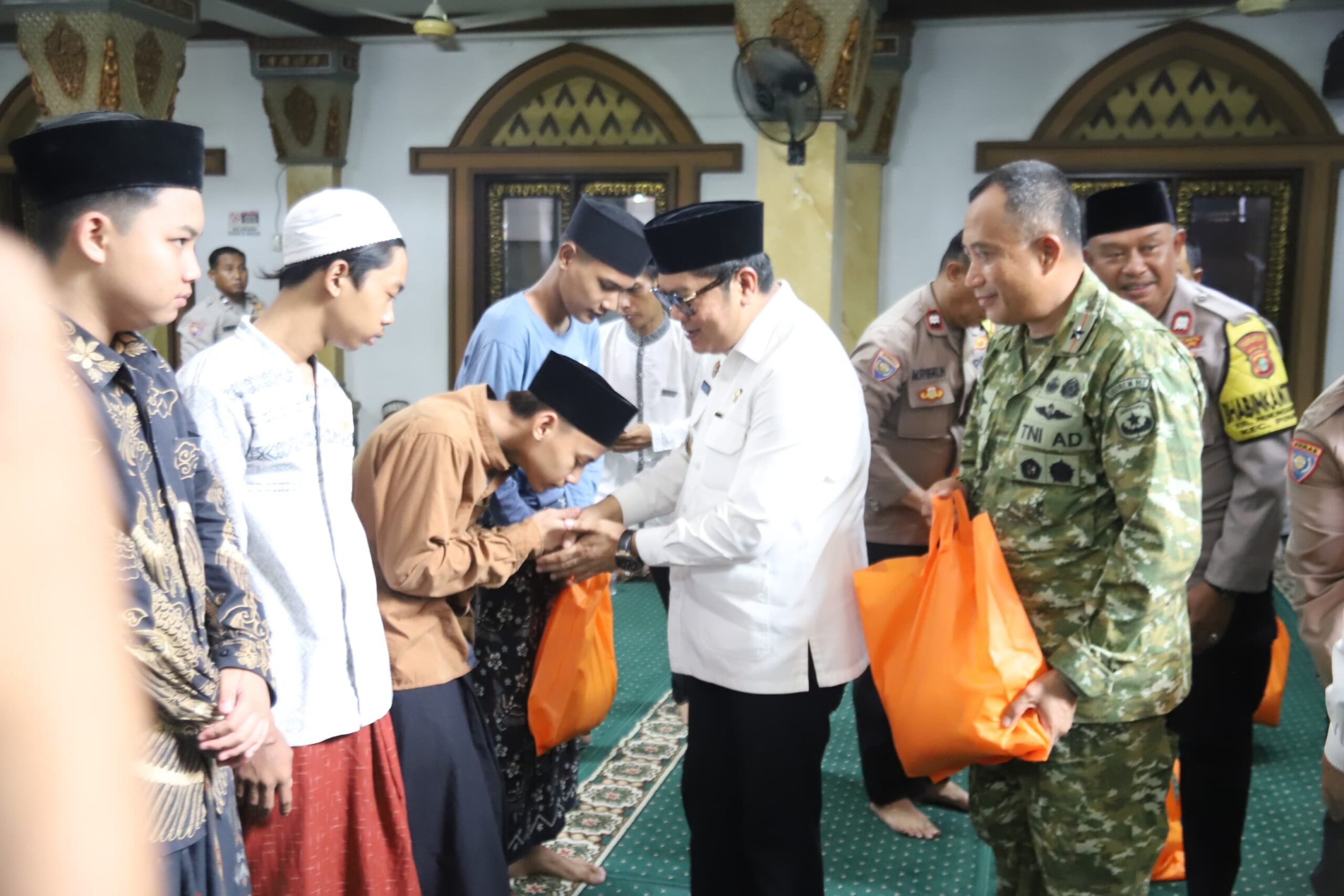 Kapolrestro Tangerang Kota Ajak Masyarakat Perangi Tawuran Dan Obat Terlarang Lewat Jumat Curhat