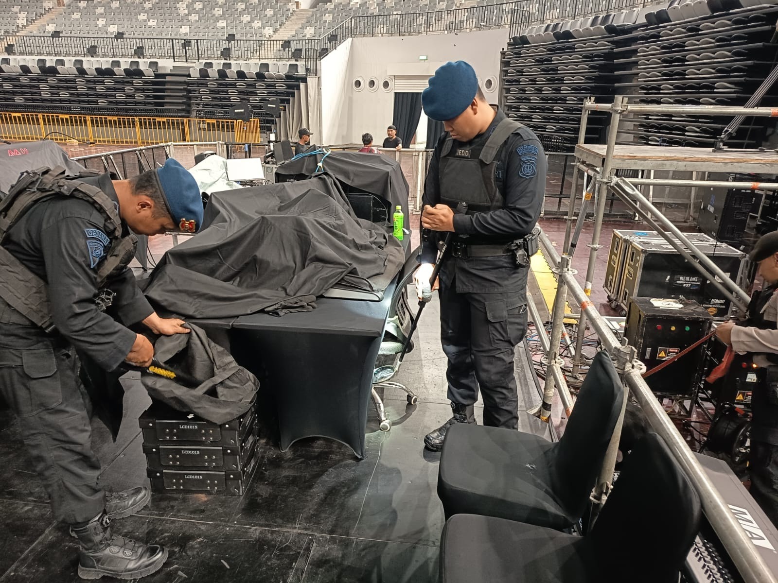 Brimob Metro Jaya Sterilisasi Venue Konser One Ok Rock di Senayan, Pastikan Indonesia Arena Aman