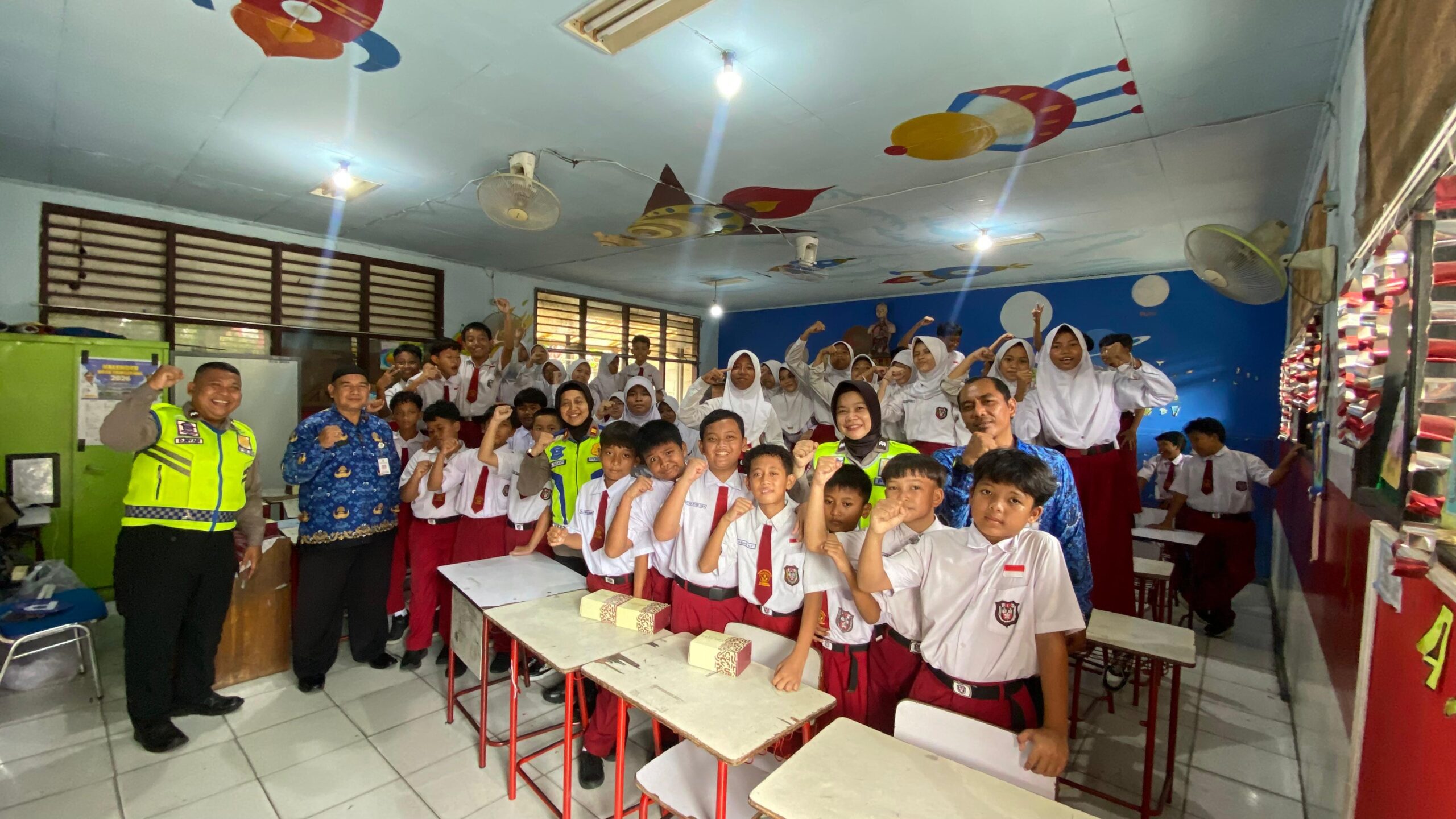 Cegah Bullying Dan Tertib Berlalu Lintas Sejak Dini, Satlantas Polres Metro Tangerang Kota Sambangi Sekolah Dasar