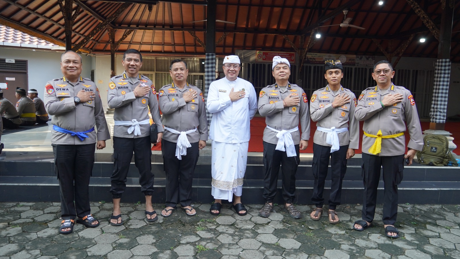 Tingkatkan Soliditas dan Nilai Dharma, Personel Hindu Mabes Polri Gelar Pembinaan Rohani di Pura Aditya Jaya