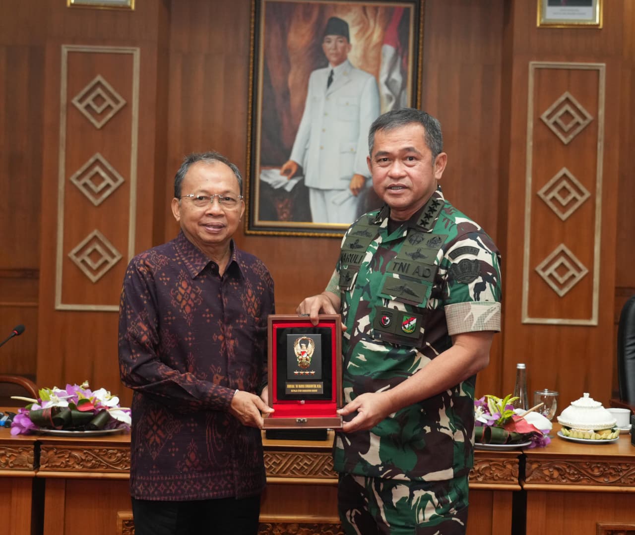 Dukung Energi Terbarukan, Kasad Tinjau Pengelolaan Sampah Terpadu di Bali