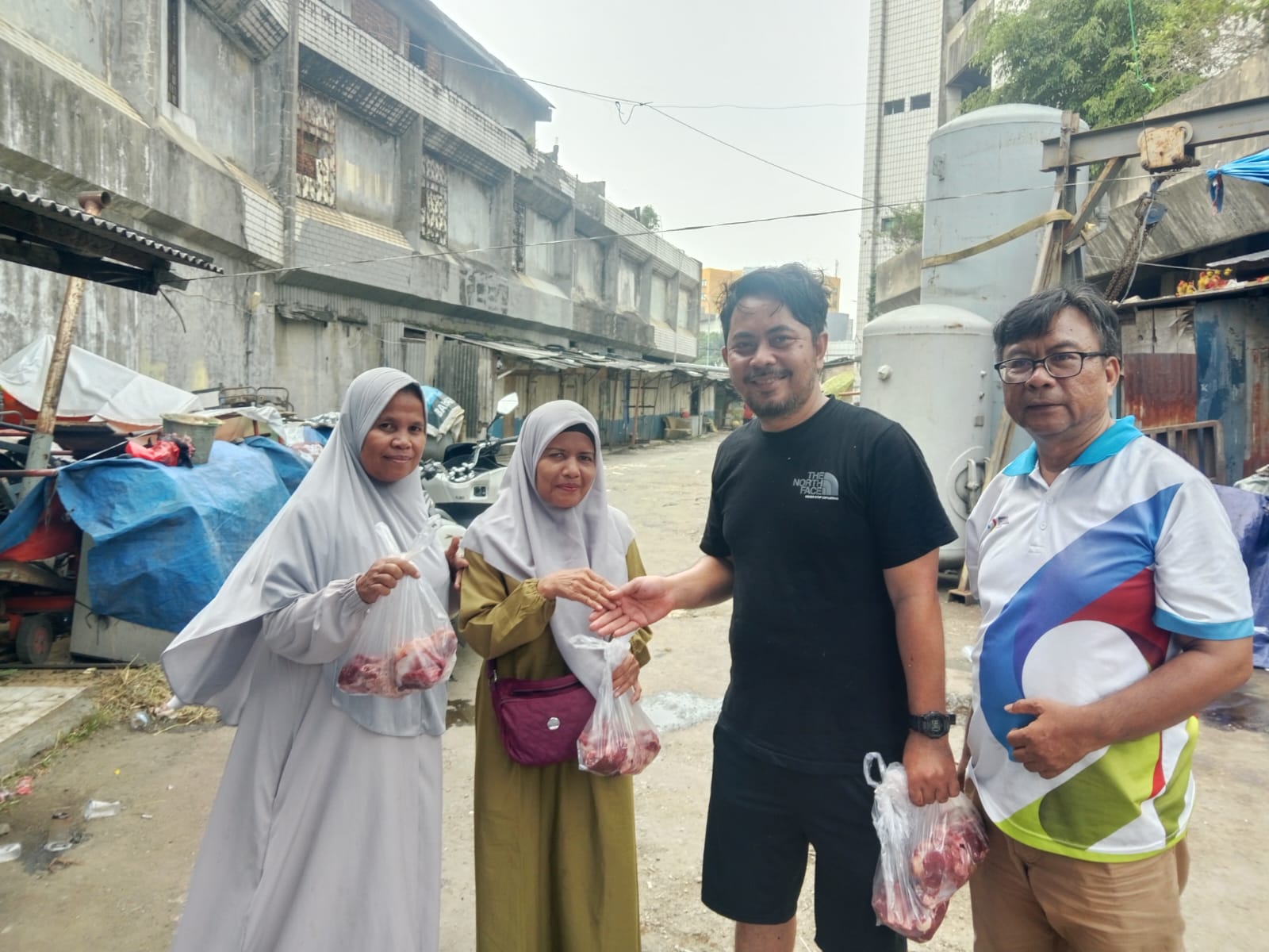 Idul Adha 2026, Forwat Kembali Bagikan Daging Kurban ke Warga