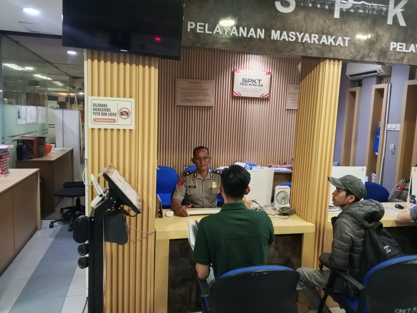 Pelayanan SPKT Polda Metro Jaya Dinilai Cepat dan Ramah oleh Warga