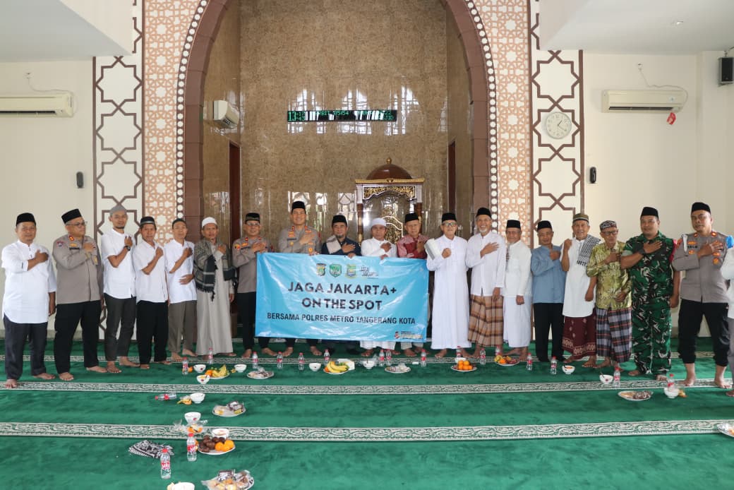 Jumat Curhat di Masjid Al Muhajirin, Wakapolrestro Tangkot Soroti Curanmor Dan Tawuran Antar Remaja