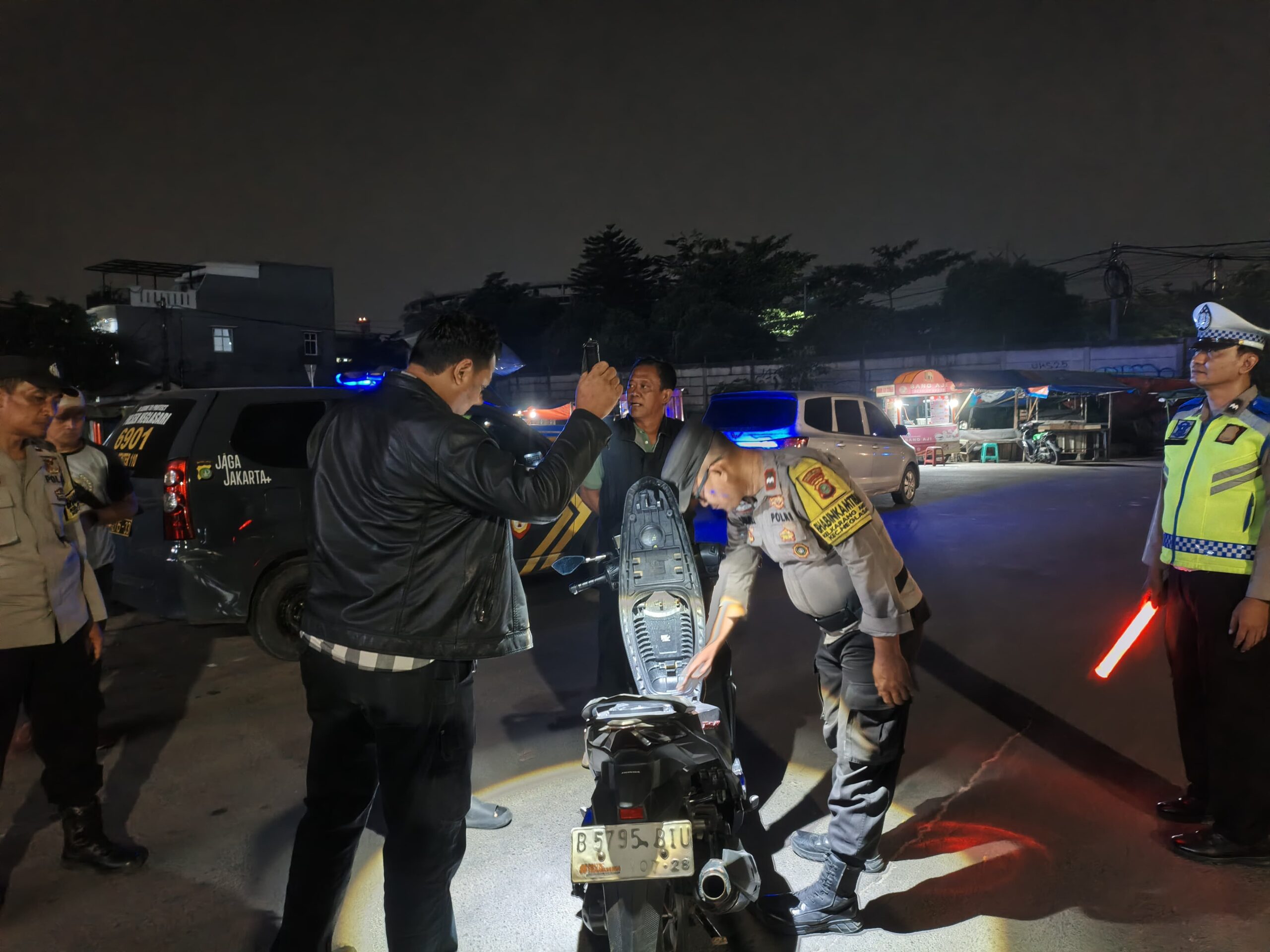 Polsek Neglasari kembali menggelar kegiatan Patroli Cipta Kondisi dan Razia Stasioner melalui program Jaga Jakarta
