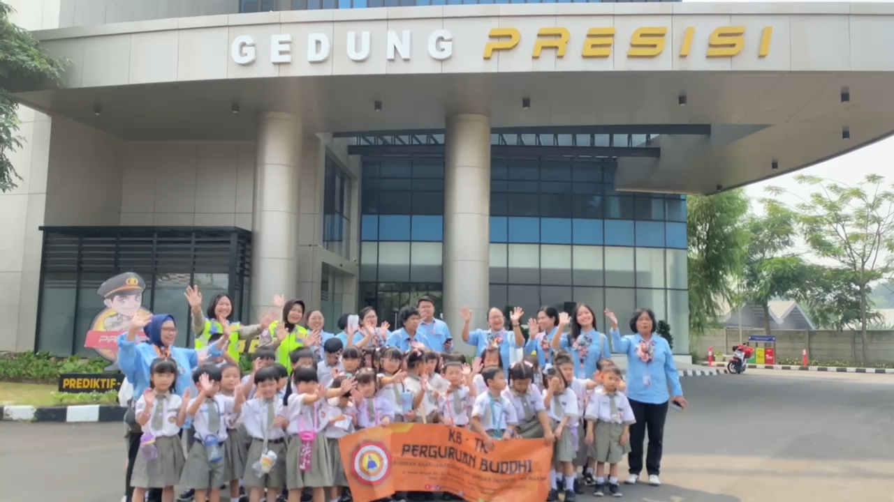 Serunya Belajar Bersama Polisi, Puluhan Murid TK Perguruan Buddhi Datangi Polres Metro Tangerang Kota
