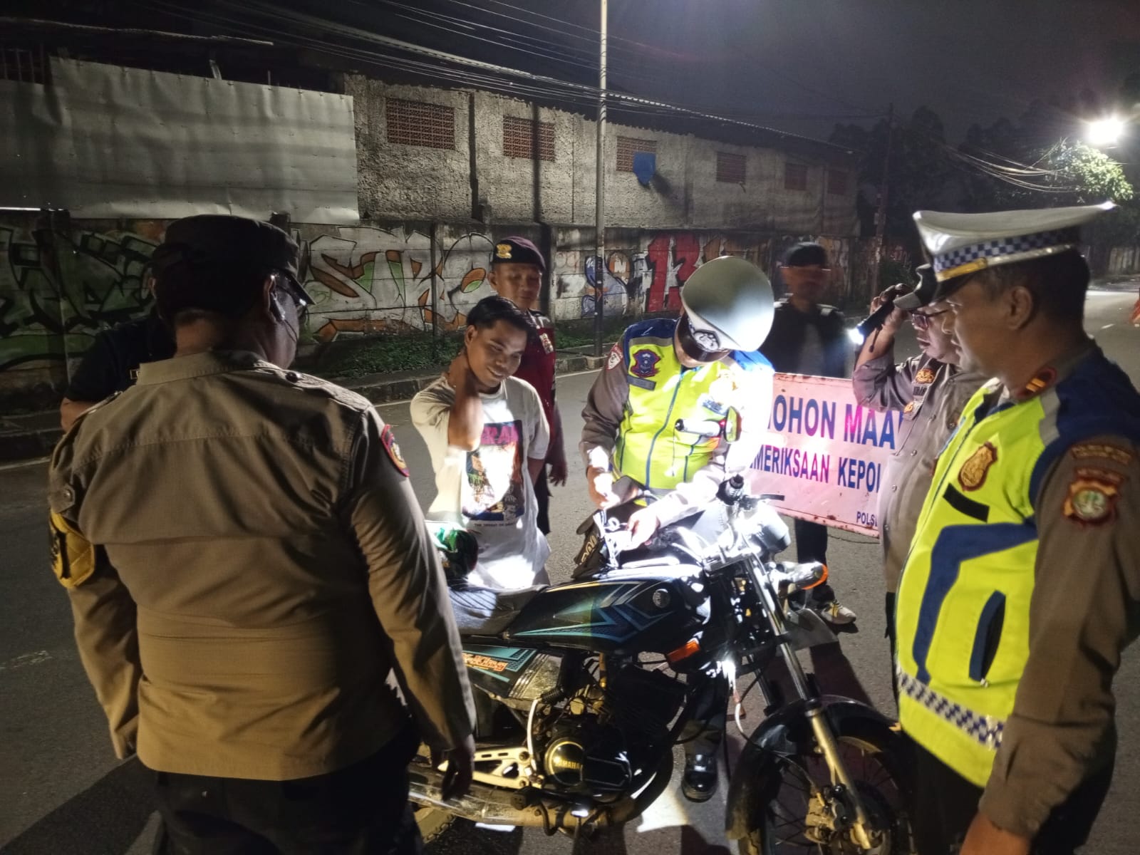 Polsek Neglasari Gelar Patroli Cipkon Dini Hari, Antisipasi Tawuran dan Kejahatan Jalanan