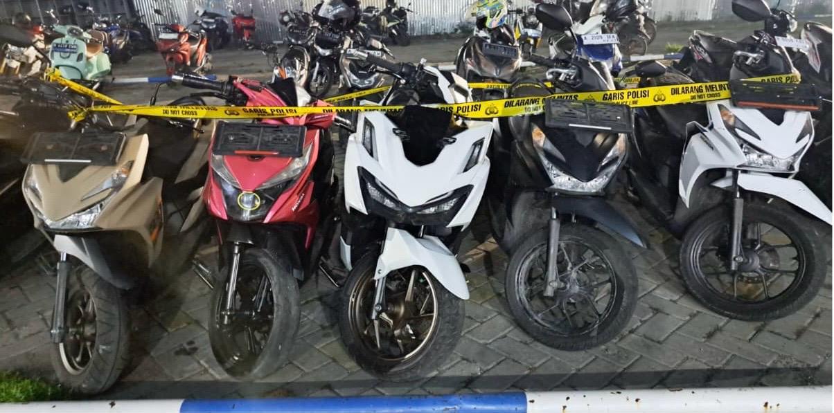 Berawal Dari Laporan Korban, Tim Resmob Polres Metro Tangerang Kota Gerebek Kontrakan Penyimpan Motor Curian Di Tigaraksa