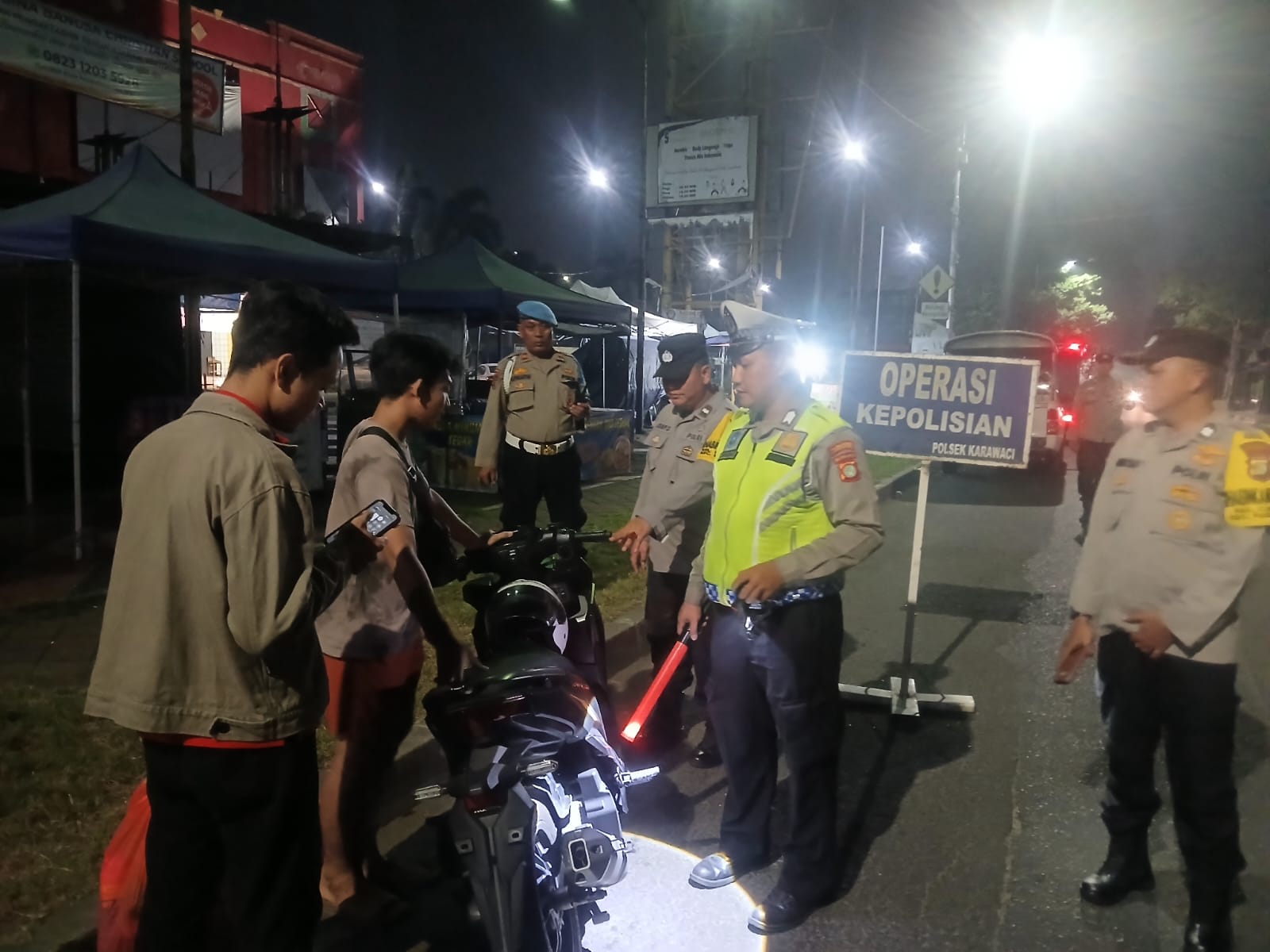 Polsek Karawaci Gelar Patroli Mobile Antisipasi Kriminalitas di Malam Hari