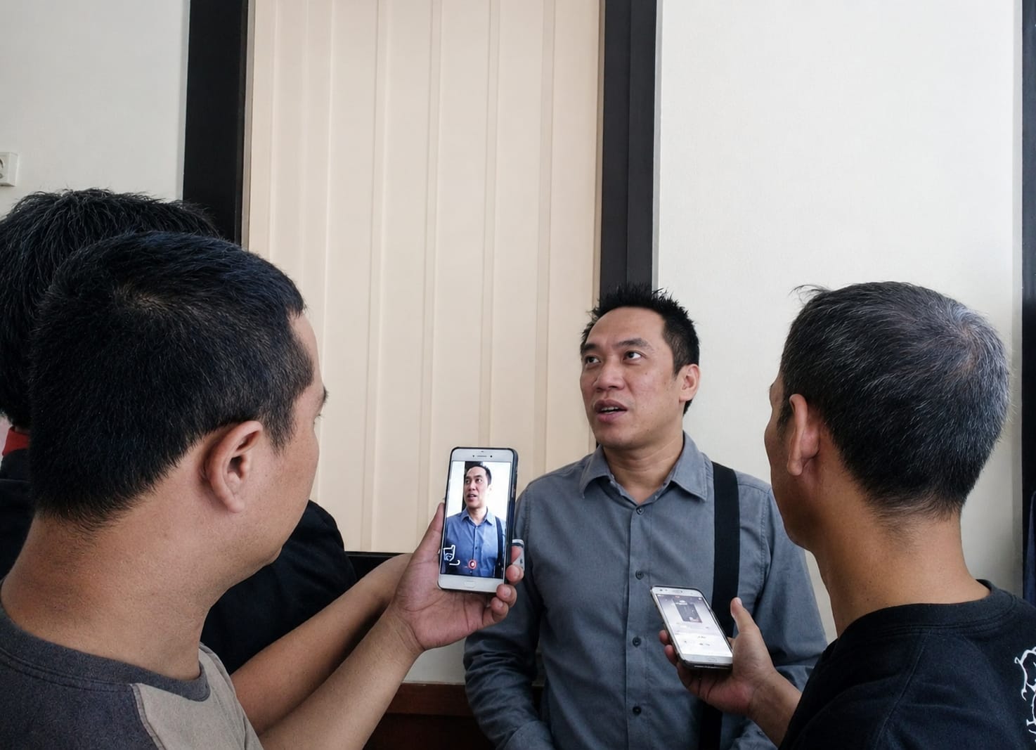 Polrestabes Surabaya Bertindak Tegas” Dua Tersangka Penipuan Investasi Ditangkap!