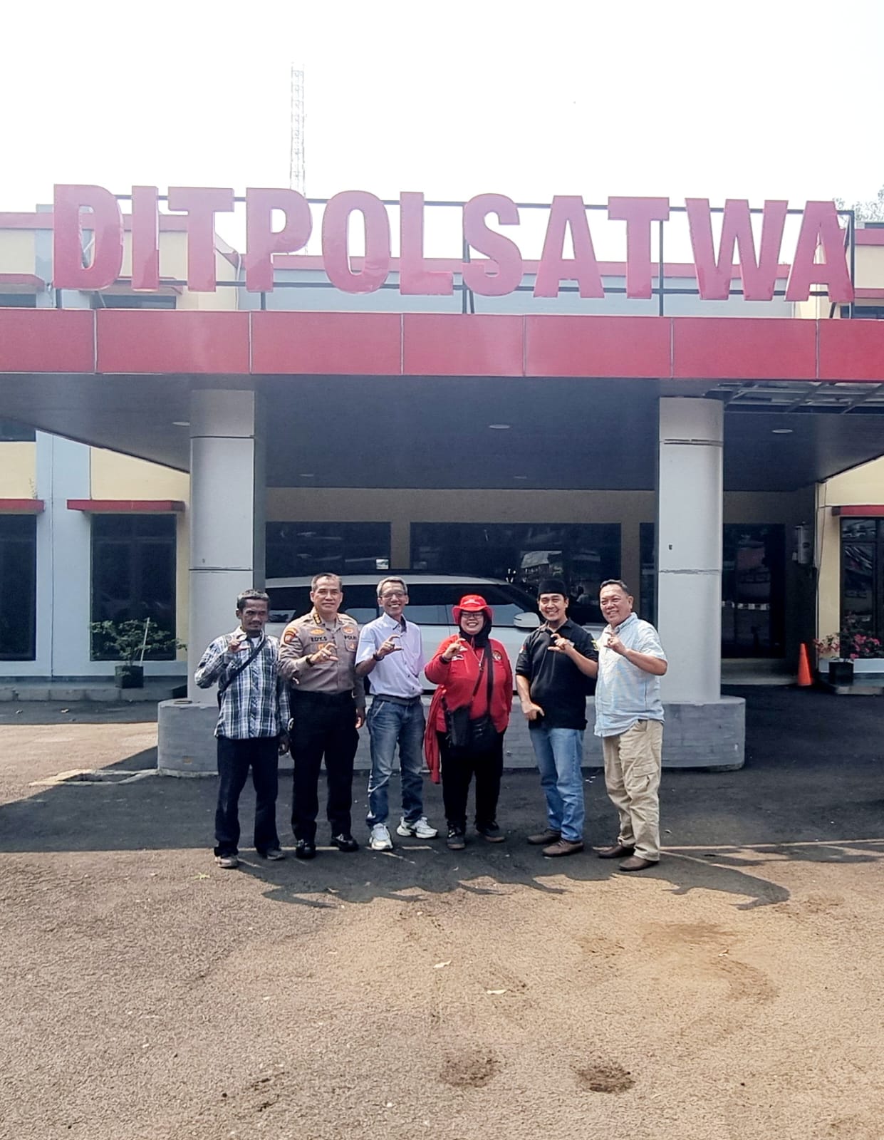 Silaturahmi BBC ( Badak Banten Chater ), Pajero Indonesia Club ( PIC ) dan Insan Pers di Korsabhara baharkam Polri Depok
