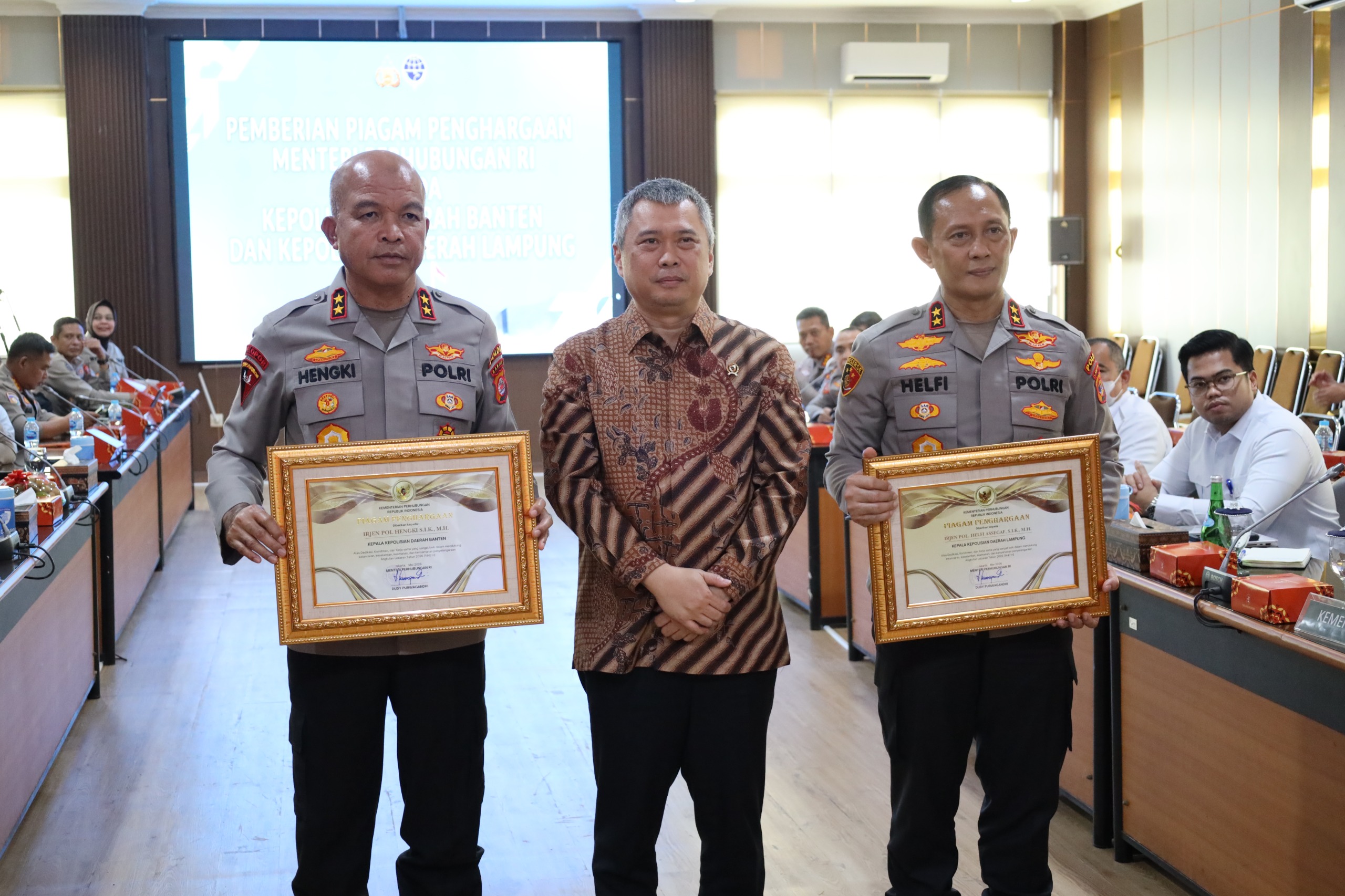 Polda Banten Terima Penghargaan atas Keberhasilan Angkutan Lebaran 2026