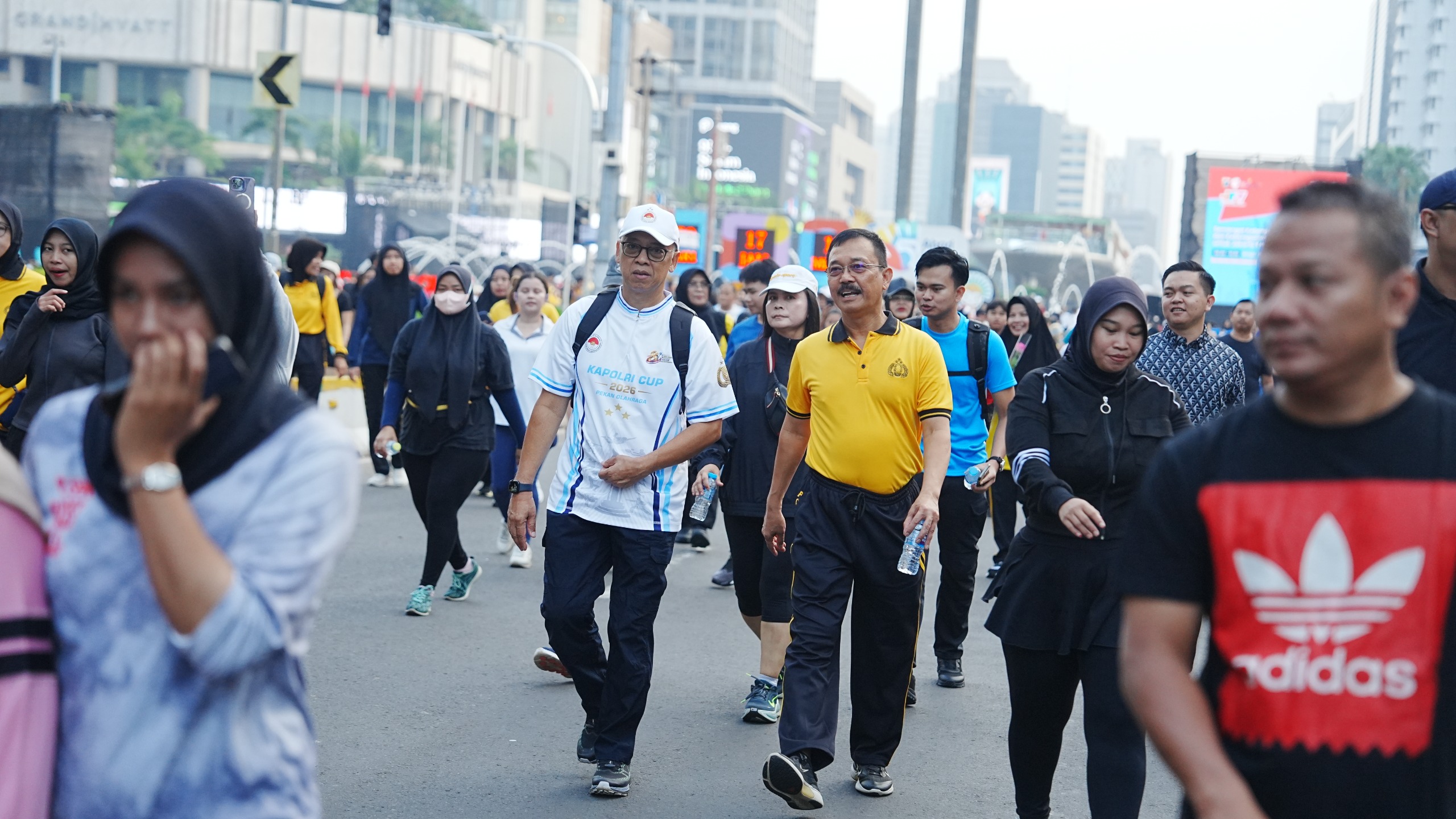 Sambut Hari Bhayangkara ke-80, Kakorsabhara Baharkam Polri Ikuti Jalan Sehat Bersama Kapolri di CFD Jakarta