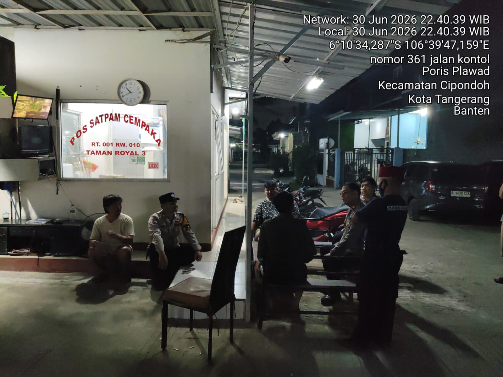 Respons Cepat Polsek Cipondoh Berhasil Satukan Kembali Anak yang Terpisah Dari Ibunya Di Terminal Poris