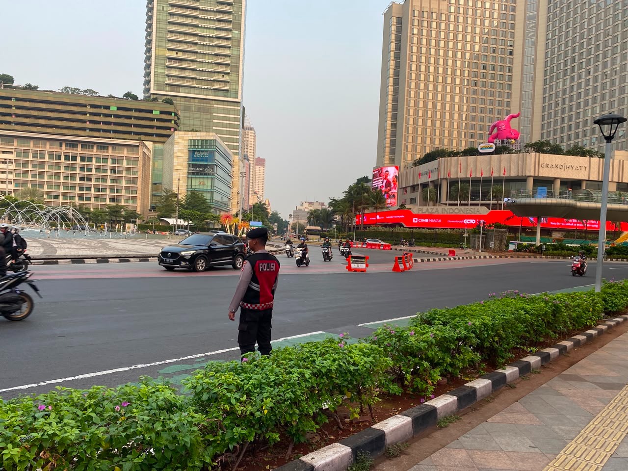 Wujudkan Mobilitas Lancar dan Humanis, Korsabhara Baharkam Polri Layani Masyarakat Melalui Pengaturan Lalu Lintas Pagi