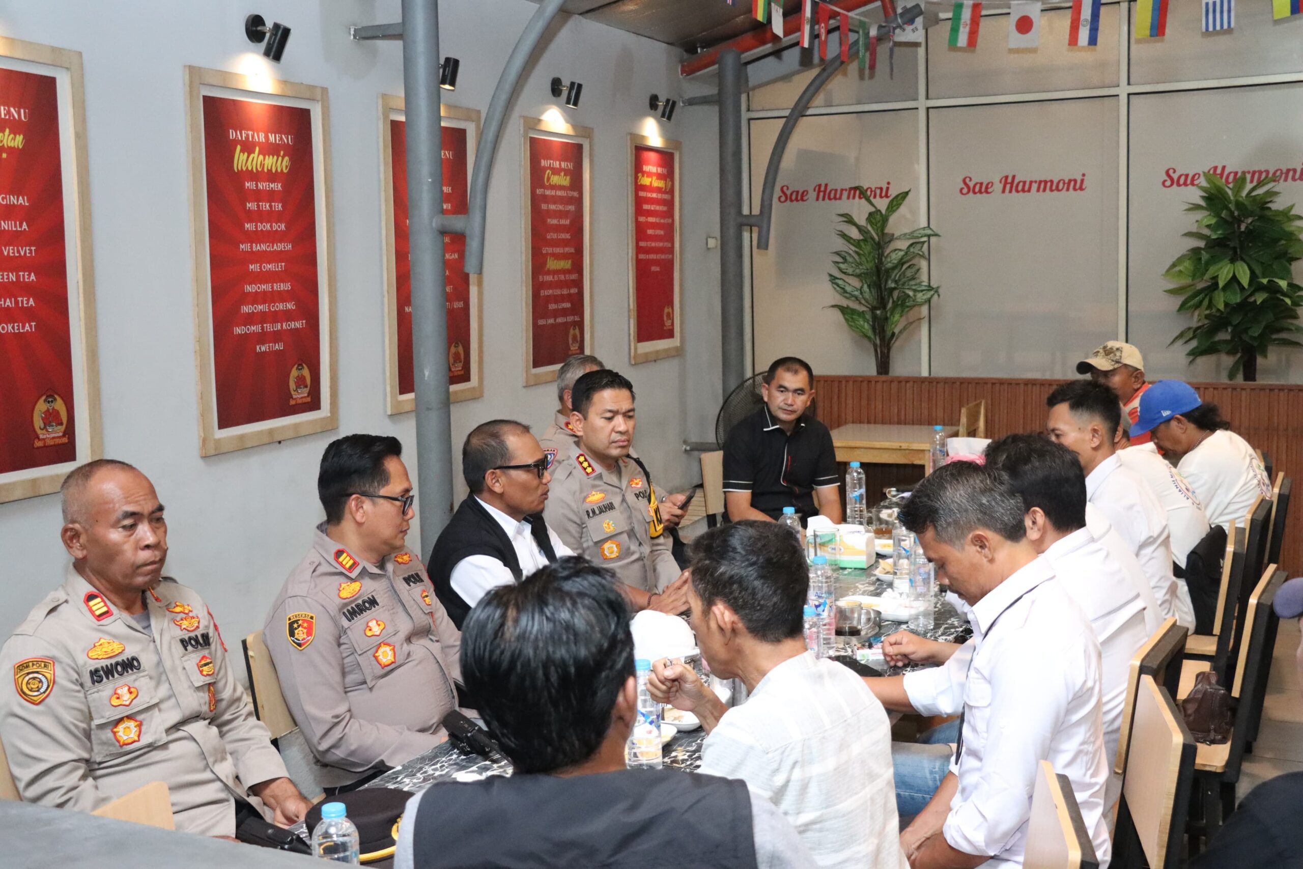 Silaturahmi Kapolres dengan Forum Warga Neglasari, Bahas Persoalan Sampah hingga Dukung Program Pemerintah