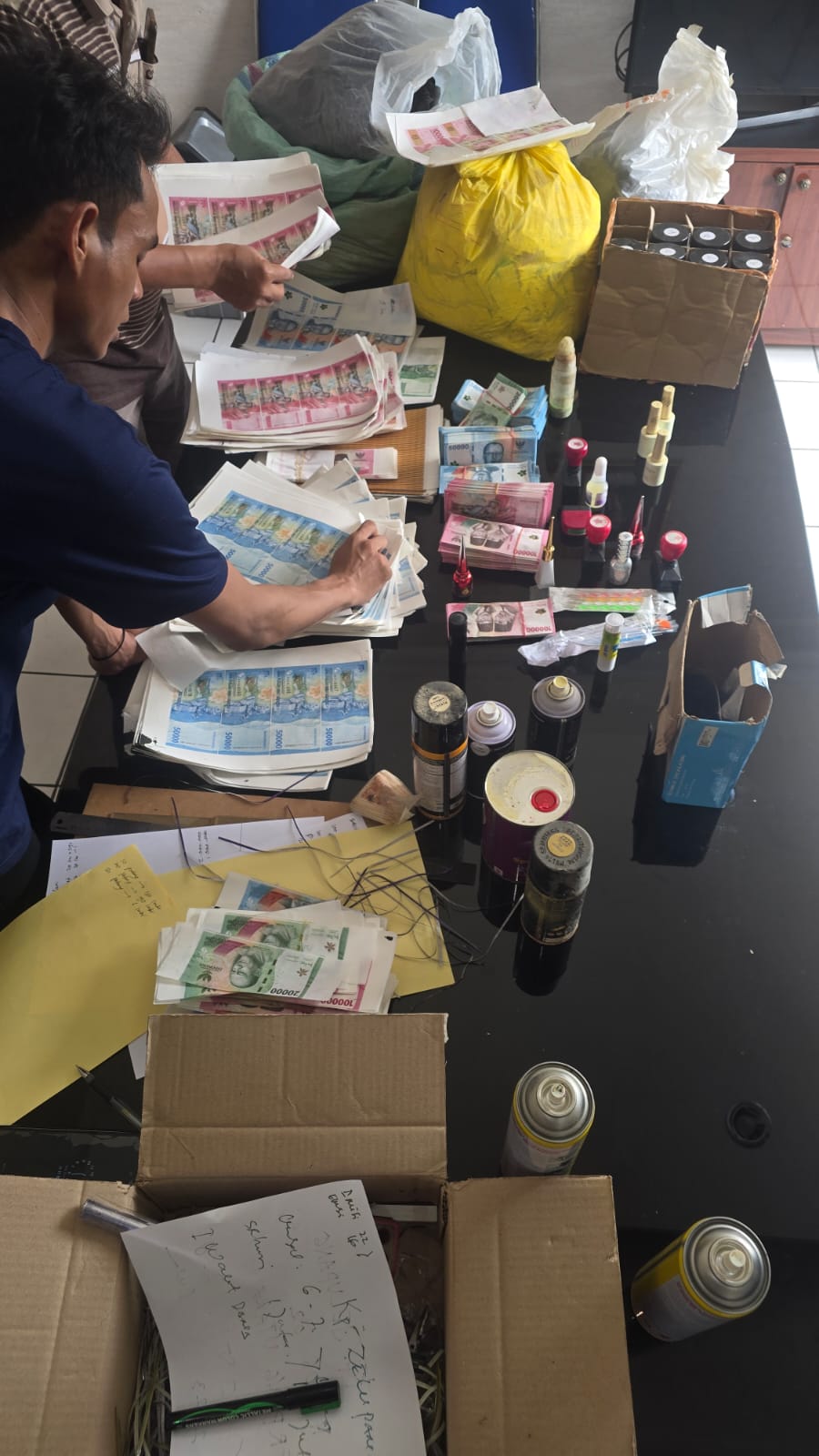 Polsek Pakuhaji Bongkar Sindikat Uang Palsu, Rp68,57 Juta Uang Siap Edar Dan Peralatan Produksi Disita