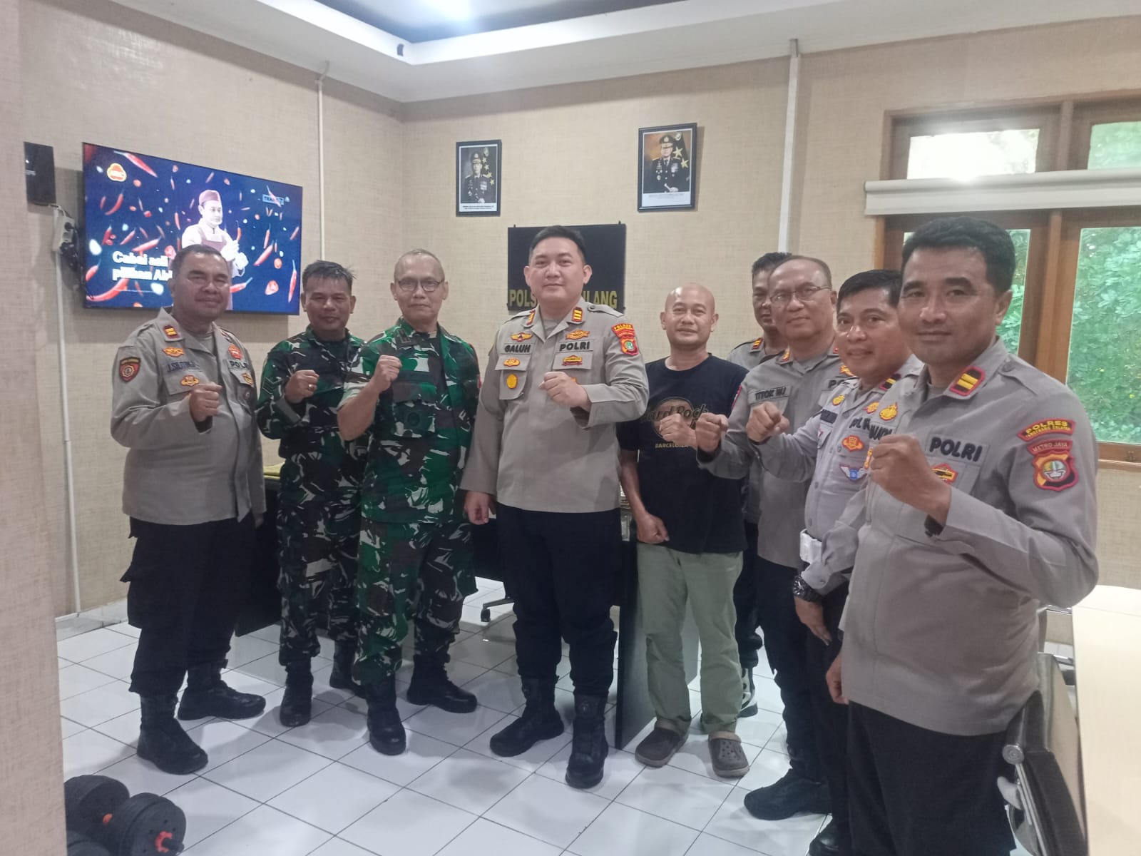 Perkuat Sinergitas TNI–Polri, Kapolsek Pamulang Terima Kunjungan Silaturahmi Danramil 08/Pamulang