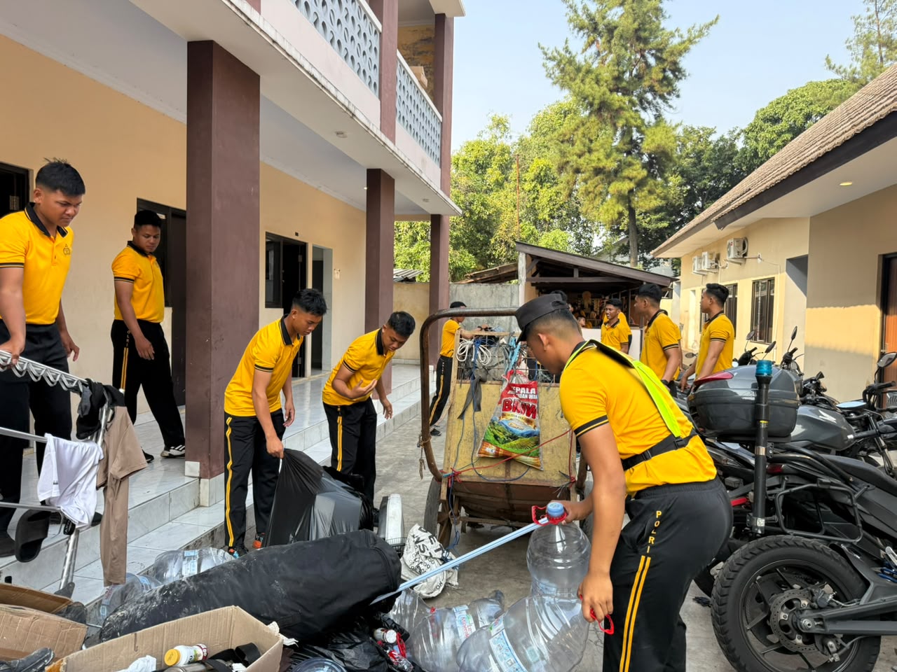 Junjung Semangat “Siap, Solid, Berhasil”, Detasemen Perintis Bersihkan Fasilitas Mako Korsabhara