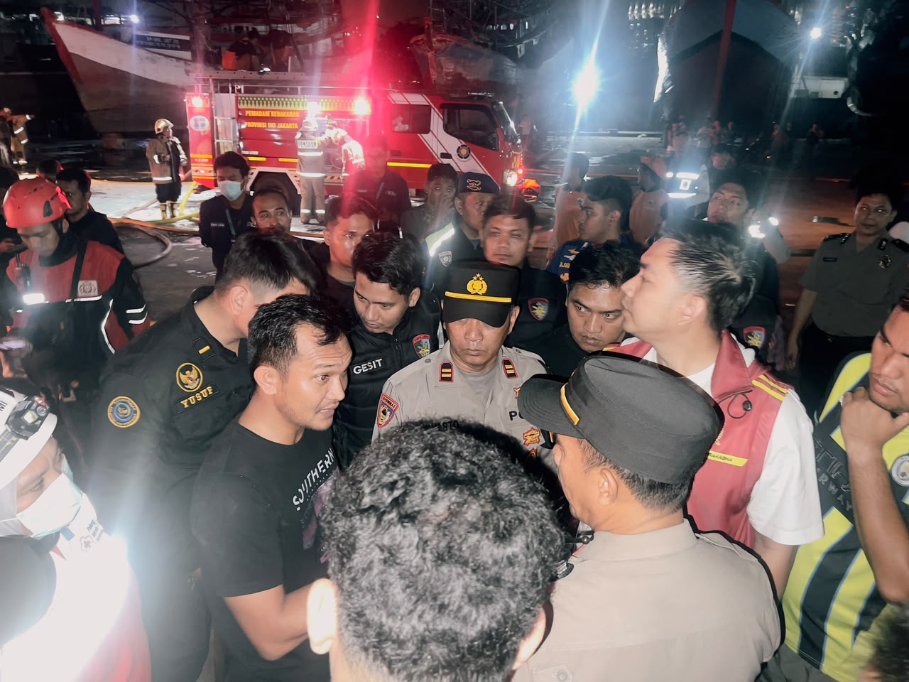 Kapal KN SAR Ramawijaya Terbakar di Galangan Muara Baru, Polisi Selidiki Penyebab Kebakaran