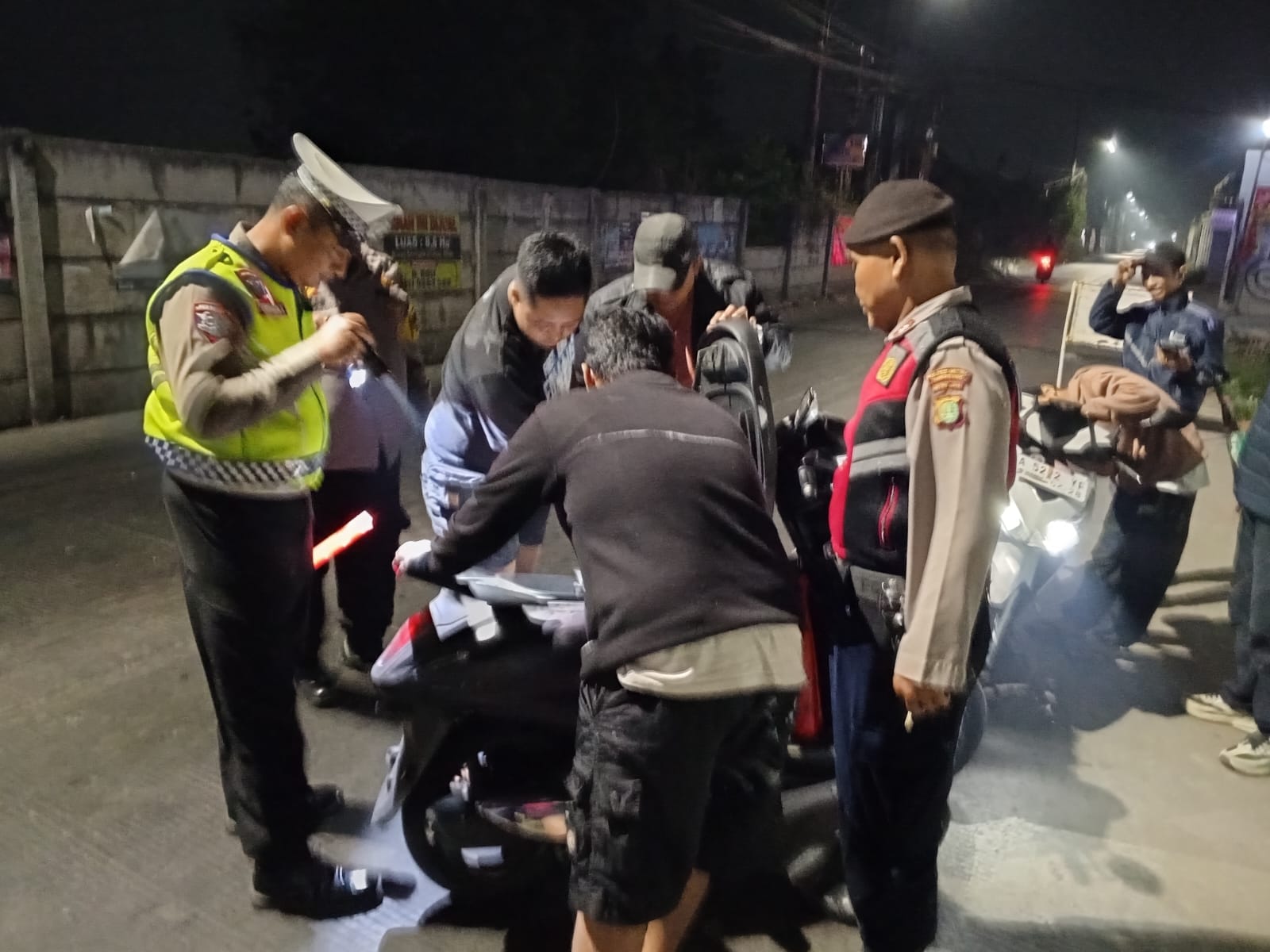 Operasi Cipta Kondisi Jaga Jakarta+, Polsek Neglasari Intensifkan Patroli Cegah Tawuran dan Kejahatan Jalanan