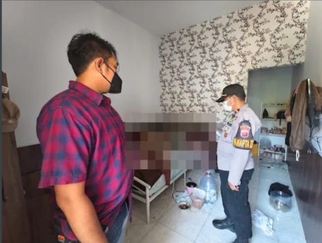 Respon Cepat Layanan Polisi 110 Polisi Evakuasi Penemuan Jenazah Perempuan di Kesambi