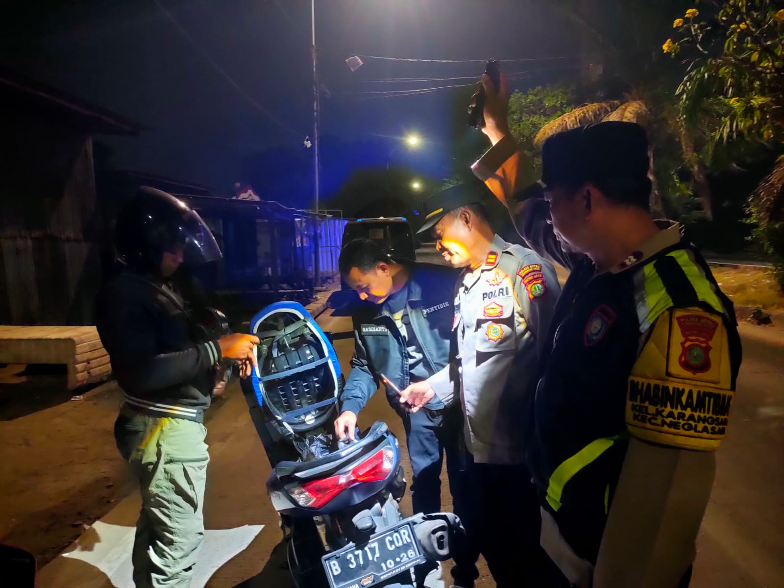 Patroli Jaga Jakarta+ Dipimpin Kapolsek Neglasari, Situasi Kamtibmas Kondusif Hingga Dini Hari