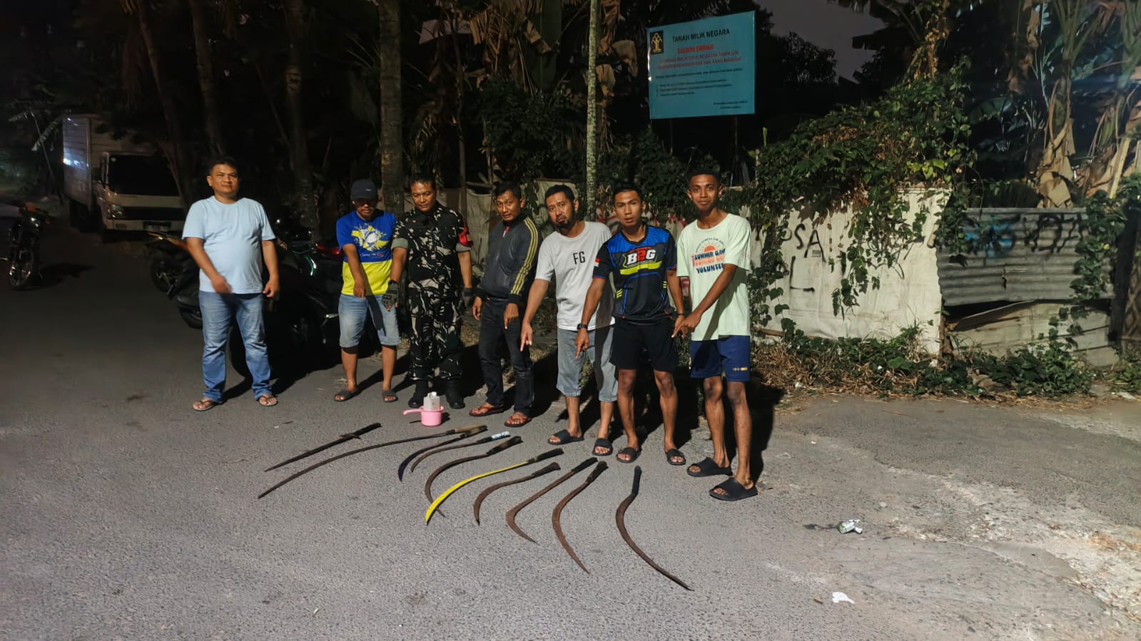 Puluhan Pelajar Kabur, Polisi Temukan 8 Celurit Di Komplek Kehakiman Tangerang