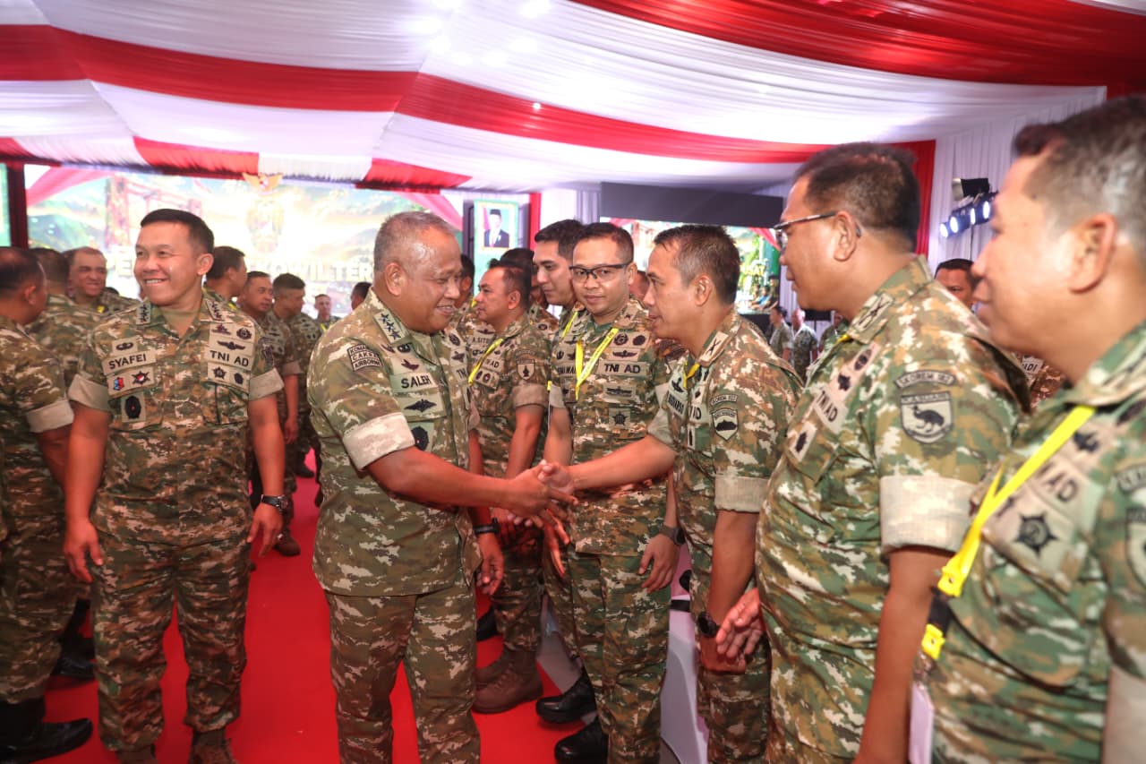 Bekali Dansatkowil, Wakasad Tekankan Pentingnya Komunikasi