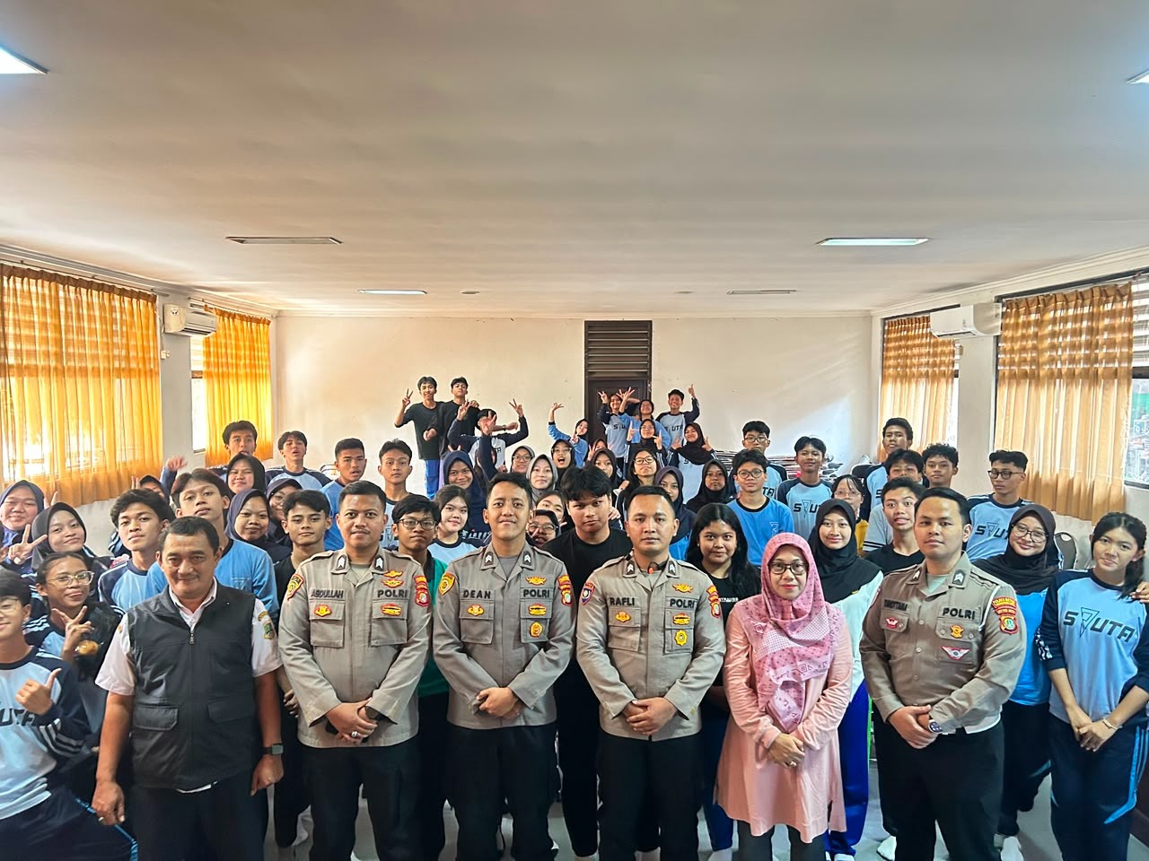Polres Tangerang Kota Masuk Sekolah, Pelajar Diajak Bijak Gunakan AI dan Waspadai Hoaks Narasi Artikel