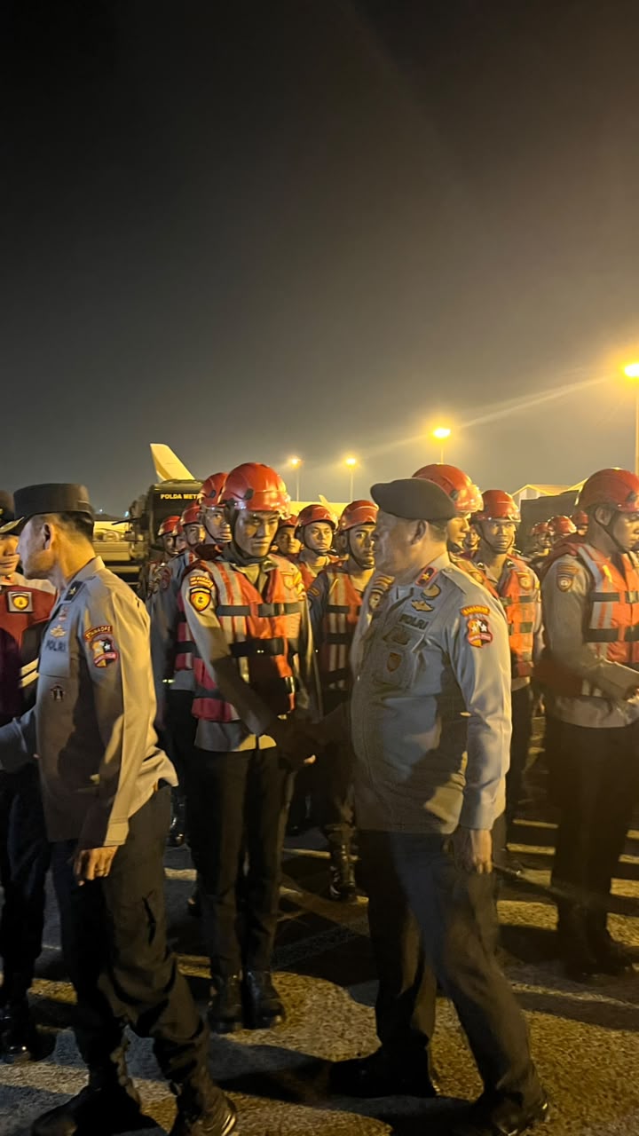 Sigap! Tim SAR K-9 Ditpolsatwa Korsabhara Polri, Berangkat ke NTT Bantu Pencarian Korban Gempa