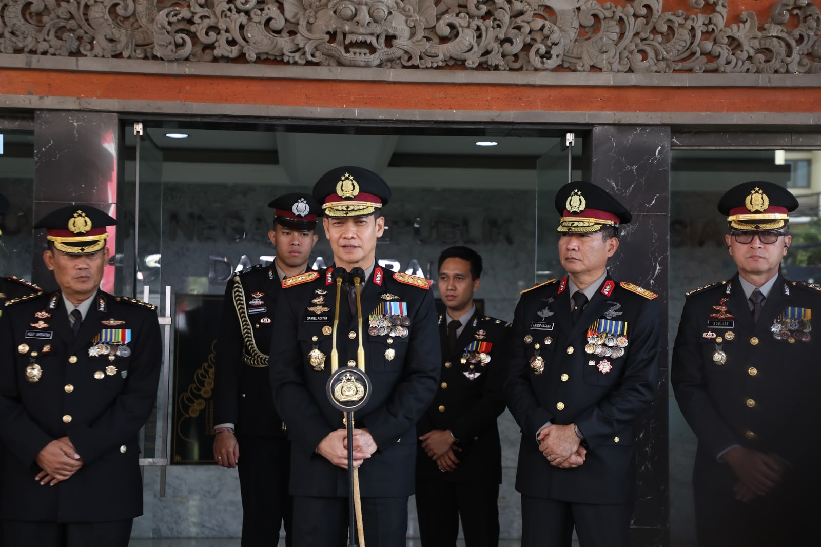 Polda Bali Kirim 5 Truk Bantuan untuk Korban Bencana Alam di NTT
