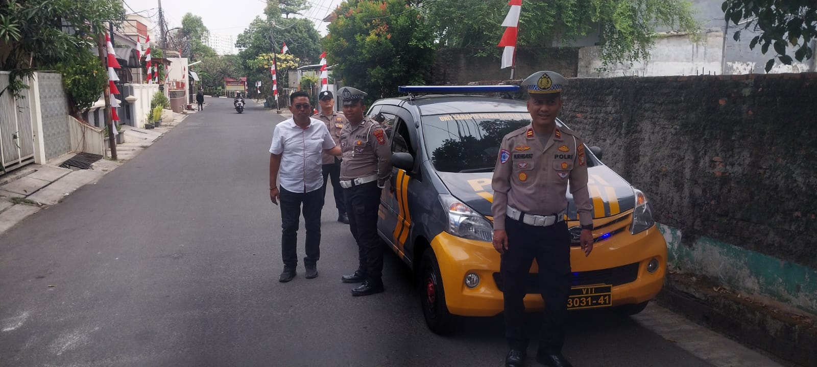 KRYD Polsek Ciputat Timur Perkuat Pengamanan, Patroli Jalan kaki dan Strong Point Cegah Gangguan Kamtibmas