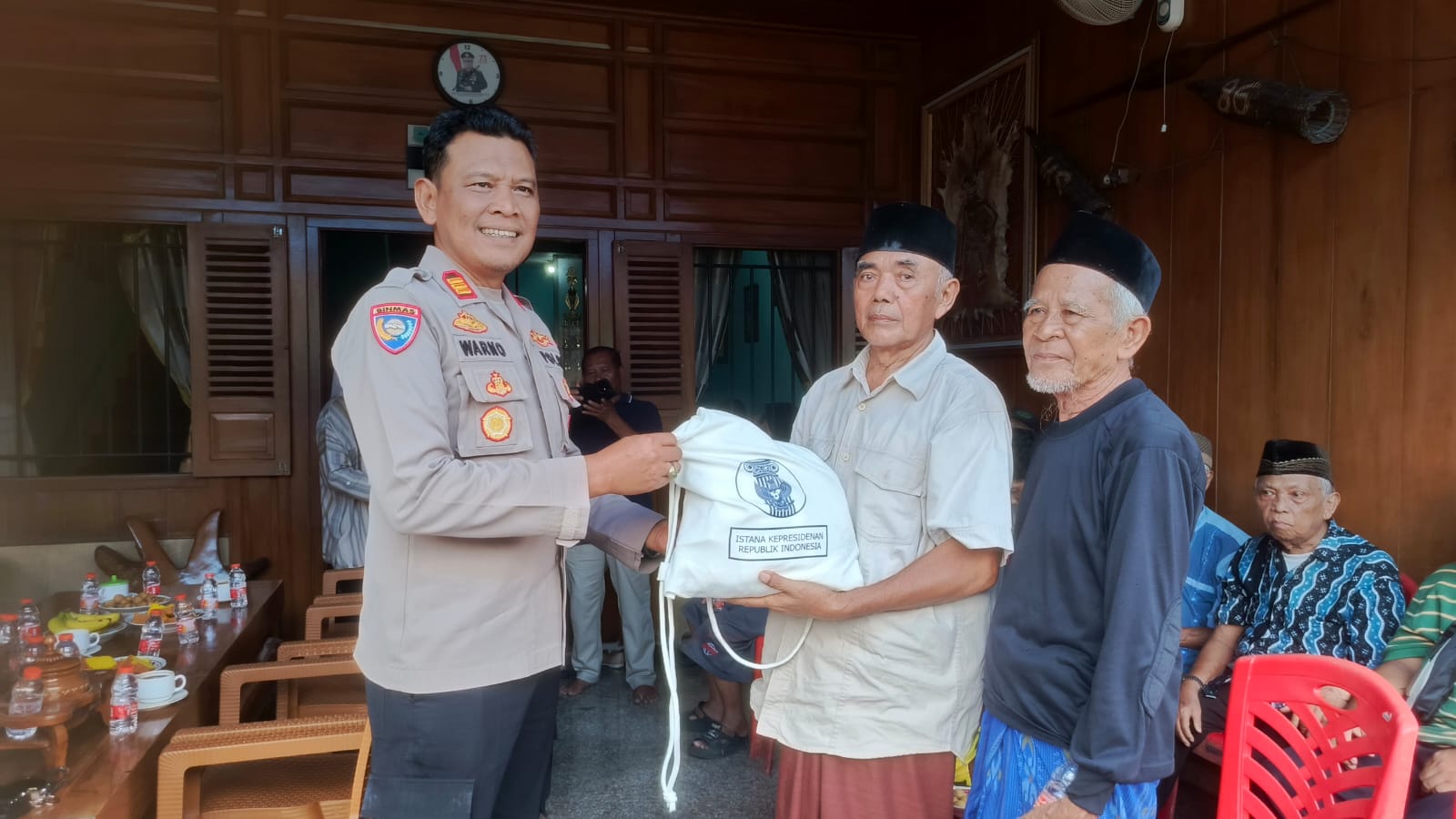 Jaga Jakarta On The Spot, Polres Tangsel Bersama Siswa Sespimmen Angkatan ke-67 Hadir Berbagi untuk Warga Pamulang