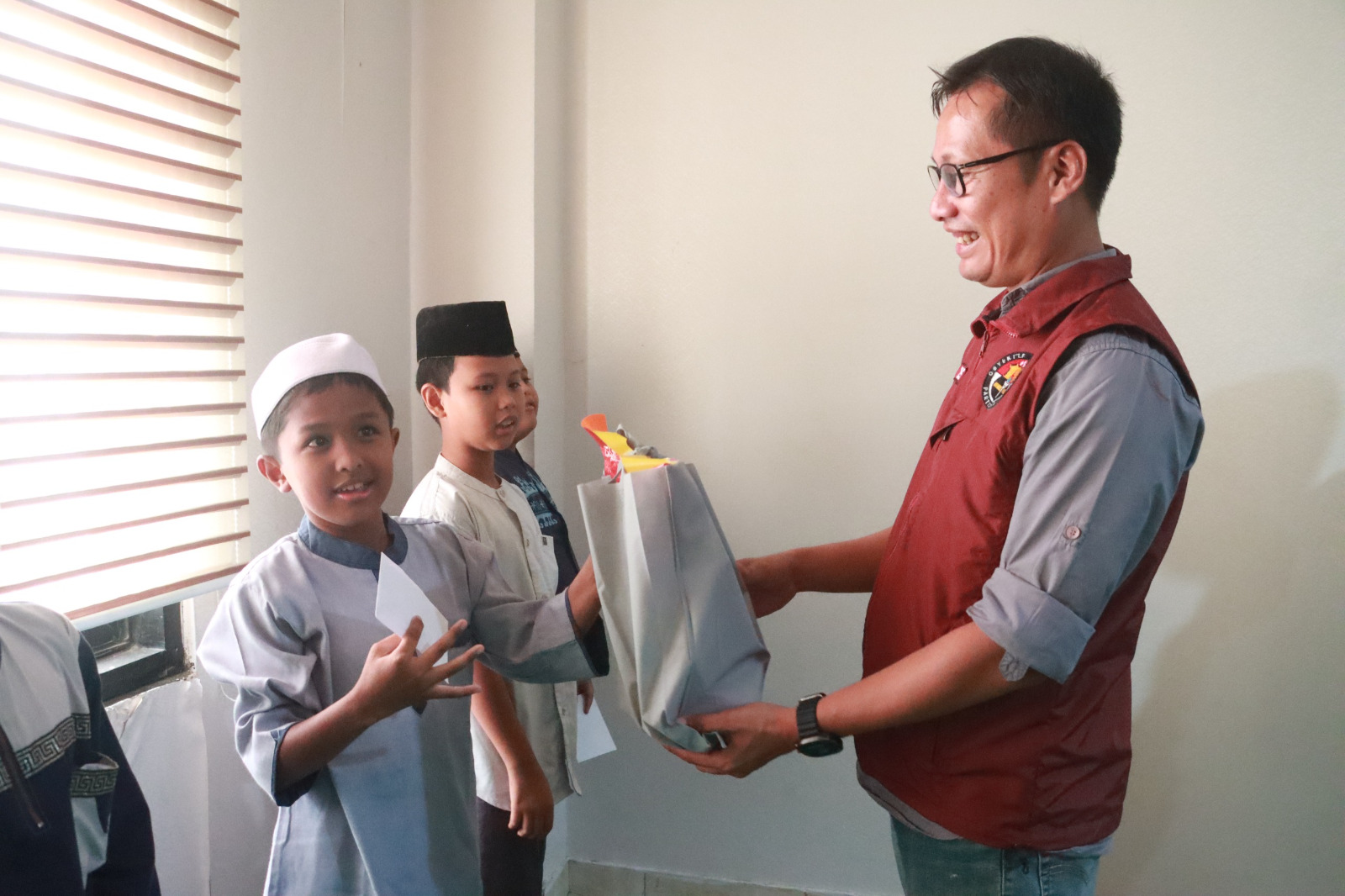 Humas Polres Tangerang Selatan Santuni Anak Yatim, Wujud Syukur dan Kepedulian kepada Sesama