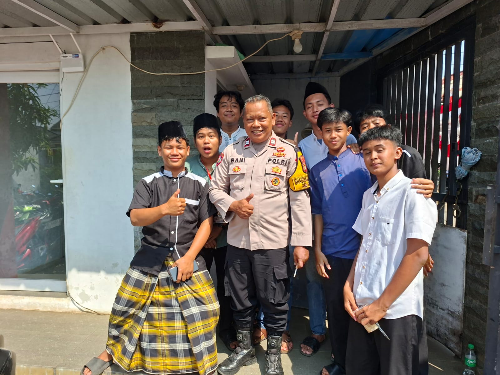 BhabinkamtibmasCisauk Laksanakan Sambang dan Cooling System, Ajak Pemuda Bijak Bermedia Sosial