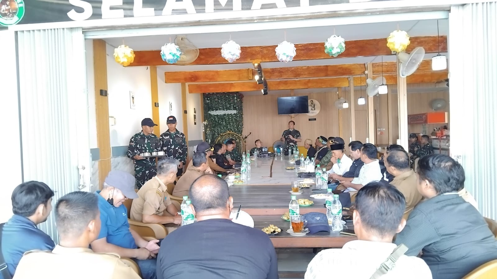 Mitigasi Bencana, Satgas Karhutla TNI Dialog Dengan Adat Dayak