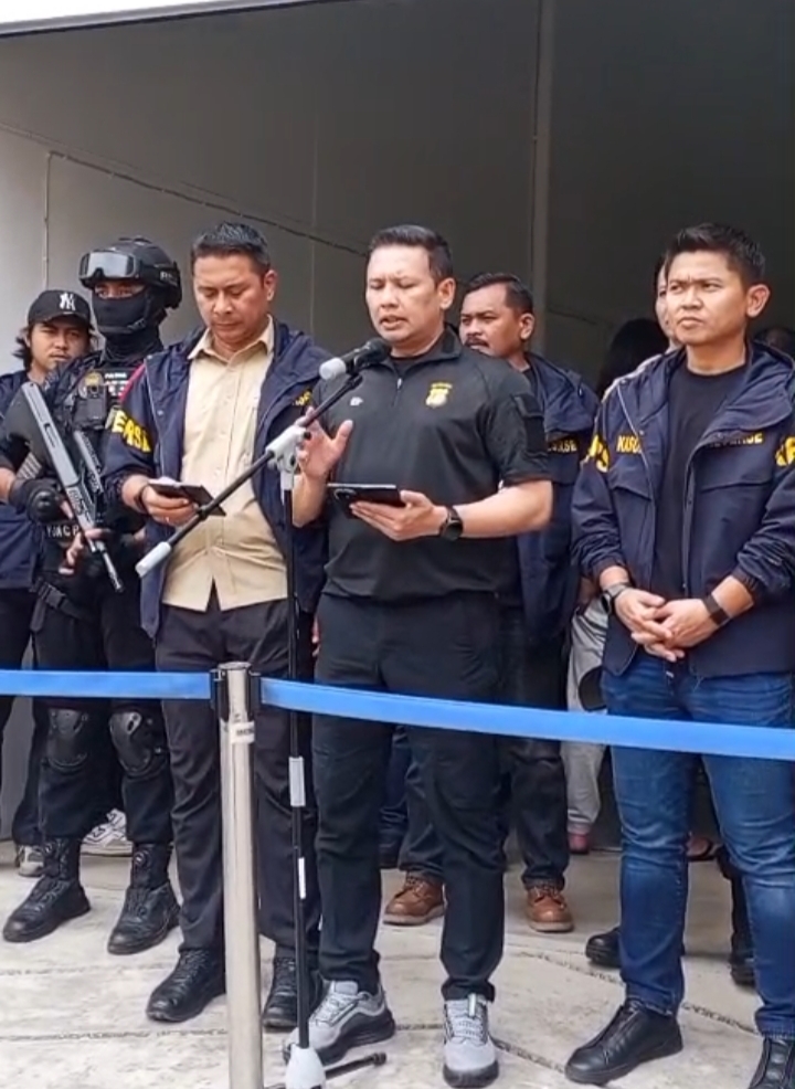 Reserse Kriminal khusus Subdit 2 Ungkap Uang Palsu 360 Ribu Lembar pecahan 100 Ribu Taman Tekno Bsd Tang sel