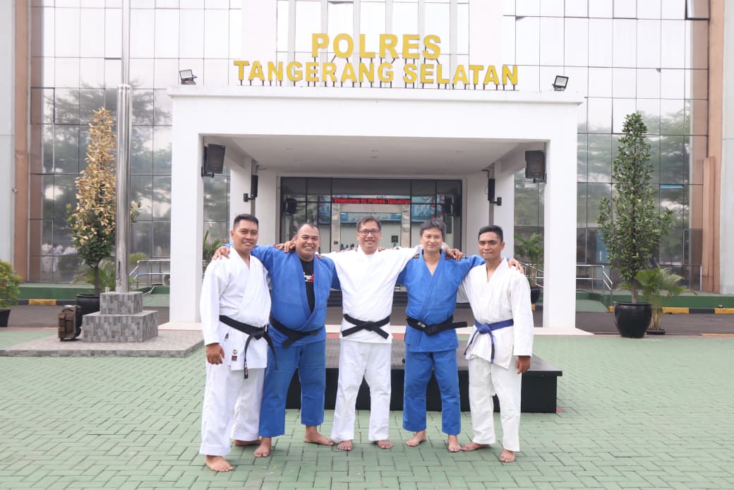Jaga Kebugaran dan Kesiapan Personel, Polres Tangerang Selatan Rutin Asah Kemampuan Beladiri Polri