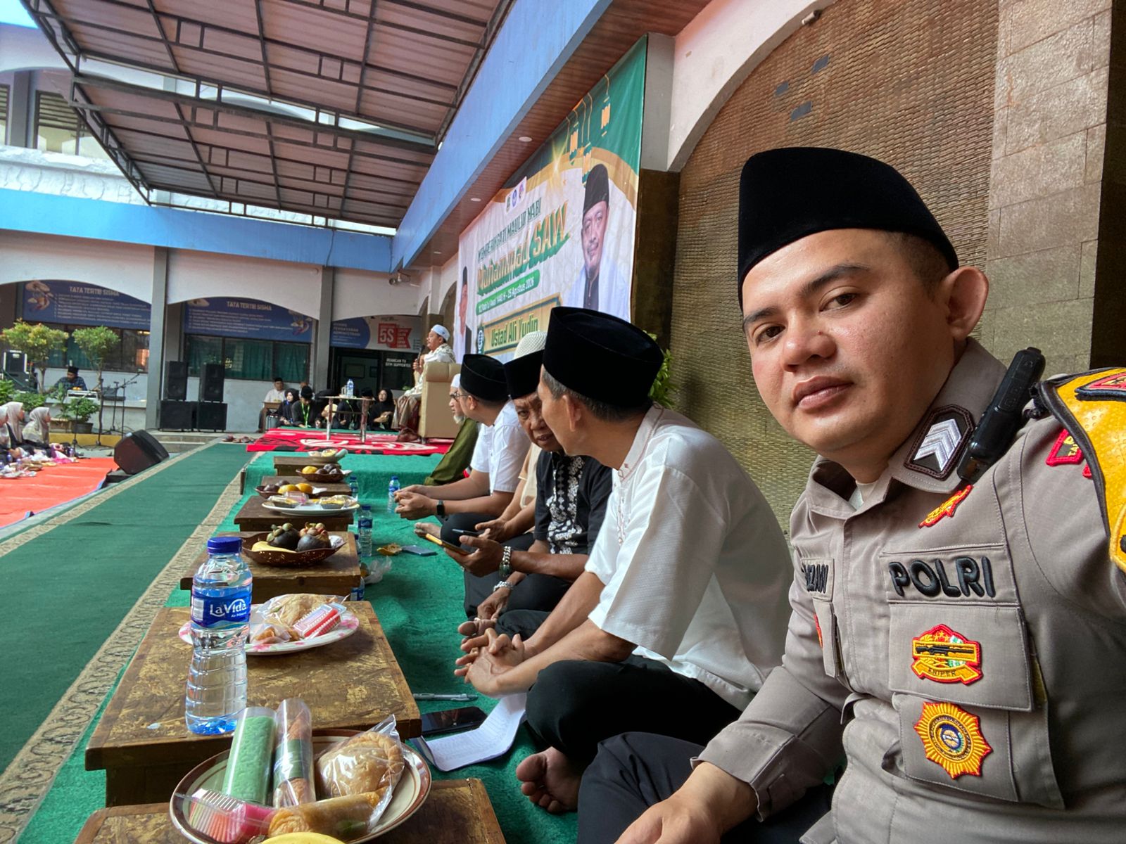 Hadiri Maulid Nabi di SMK Yuppentek 2 Curug, Bhabinkamtibmas Ajak Pelajar Teladani Akhlak Rasulullah