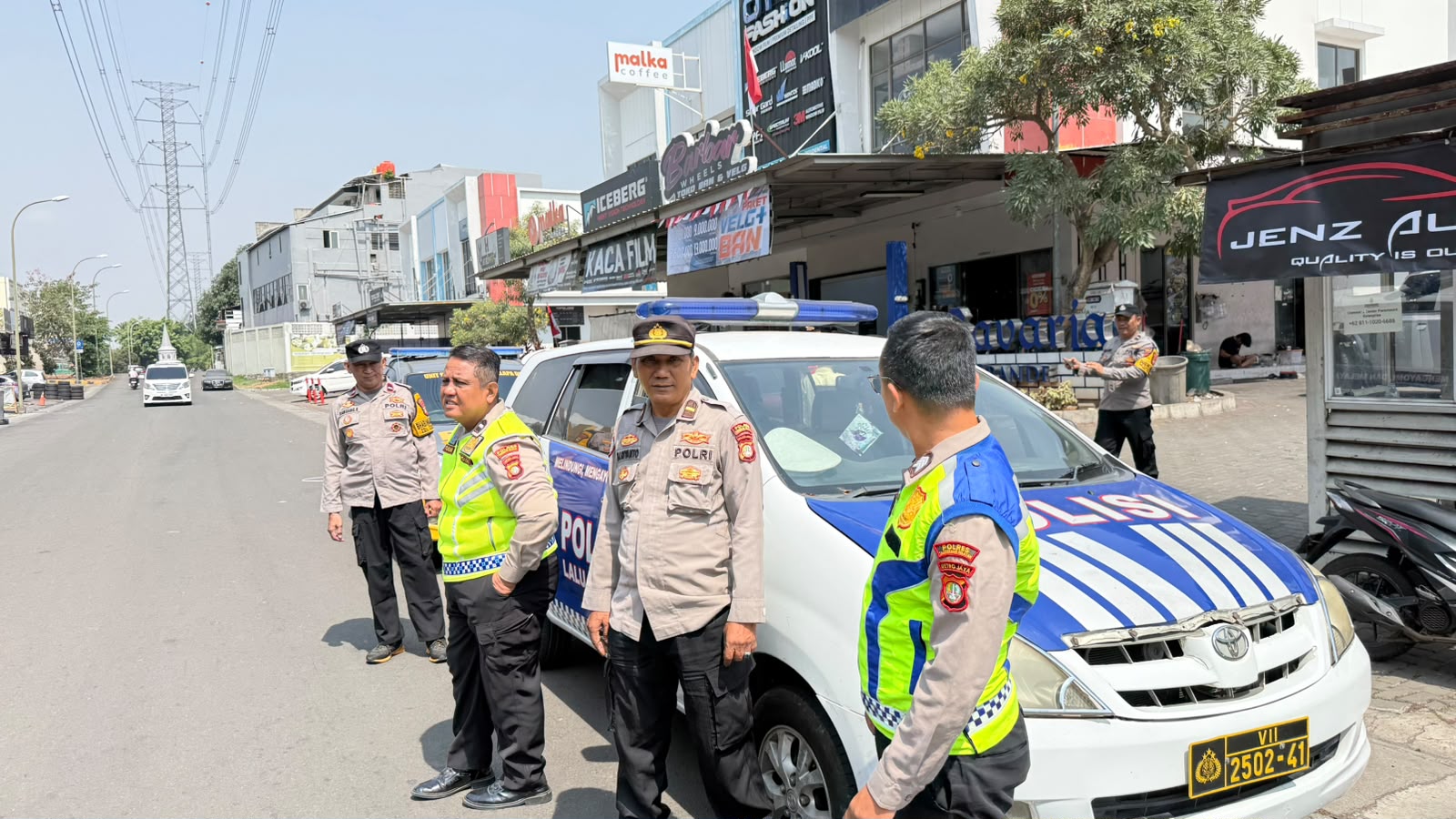 Patroli Mobile Polsek Kelapa Dua, Polisi Hadir Jaga Keamanan dan Kenyamanan Warga